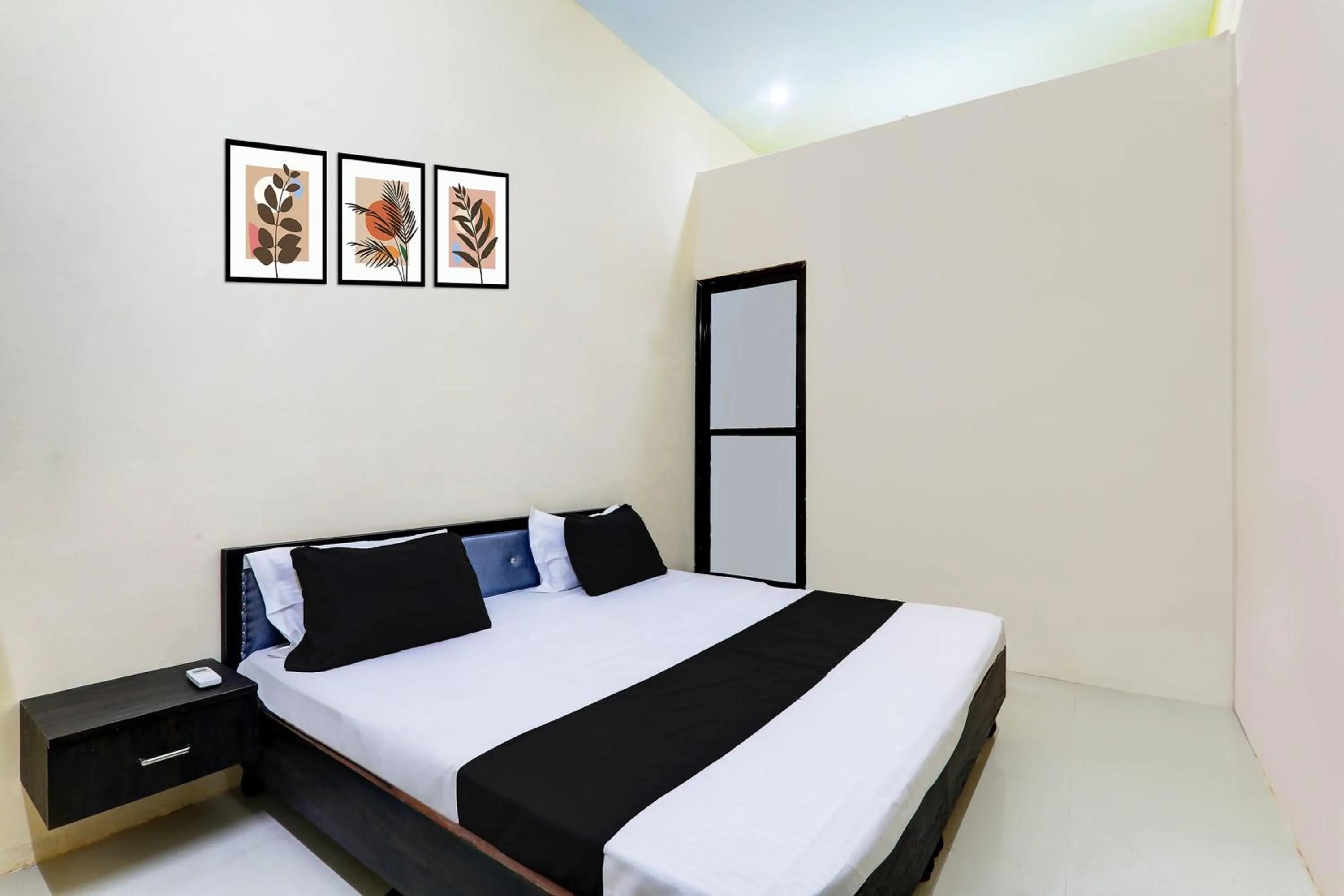 Bedroom, Bed in Hotel O SR Residency