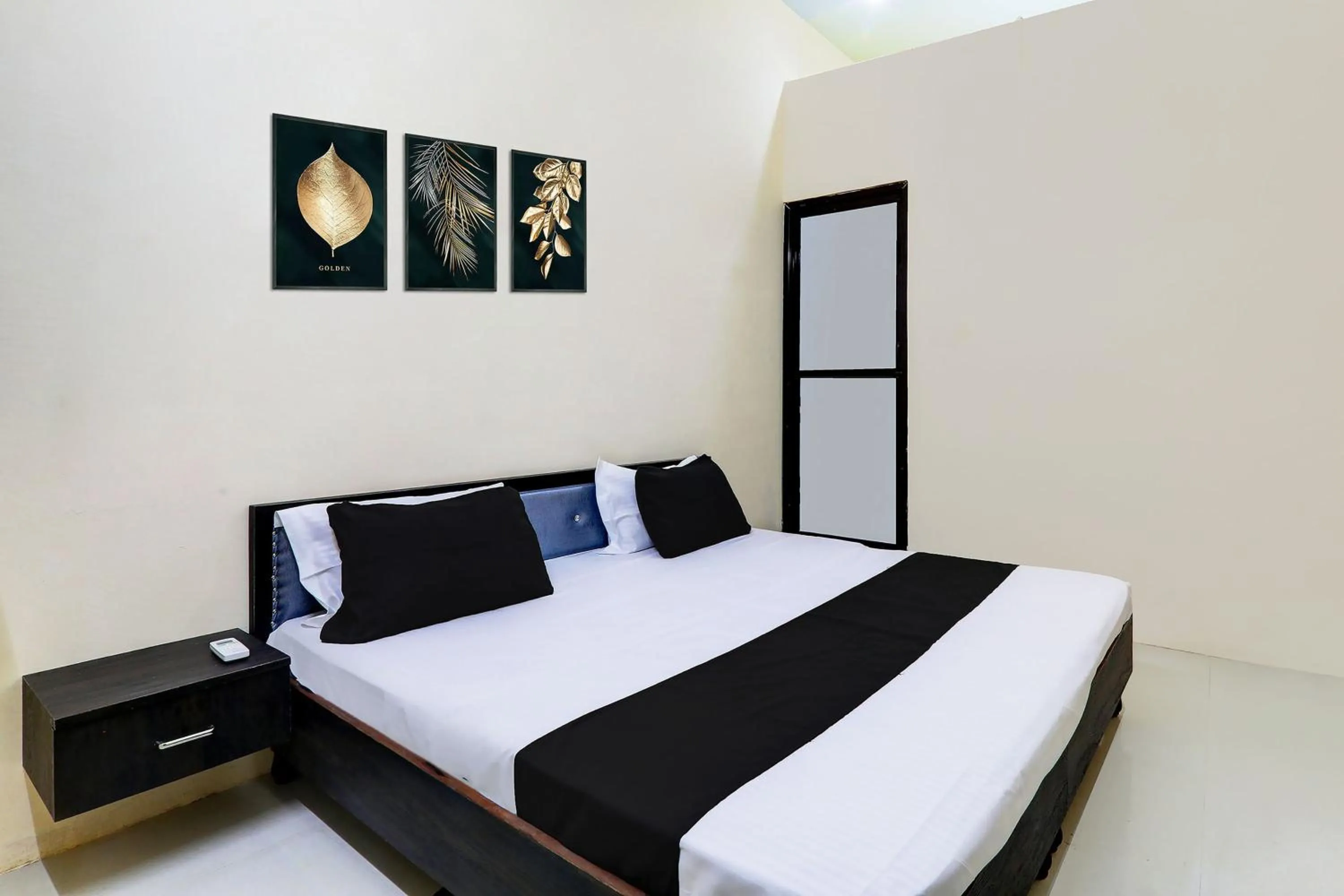 Bedroom, Bed in Hotel O SR Residency