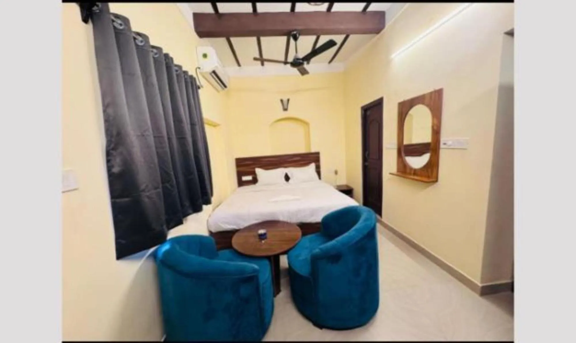 Bed in FabHotel HI Rise