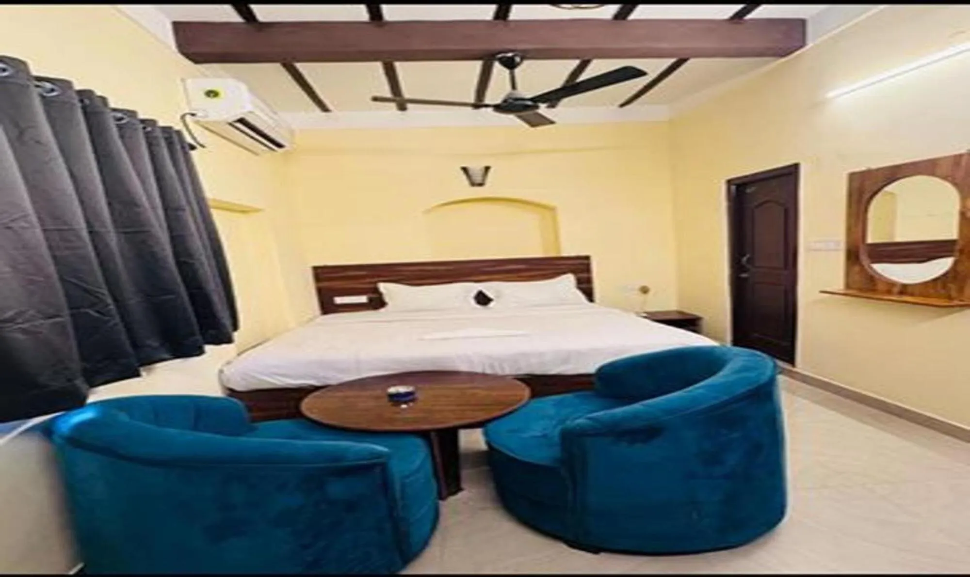 Bed in FabHotel HI Rise