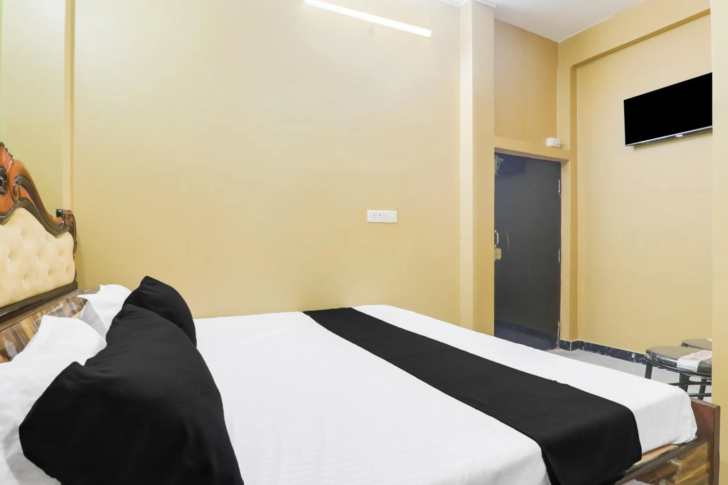 Bedroom, Bed in Hotel O VIRAT HOTEL AND RESORT