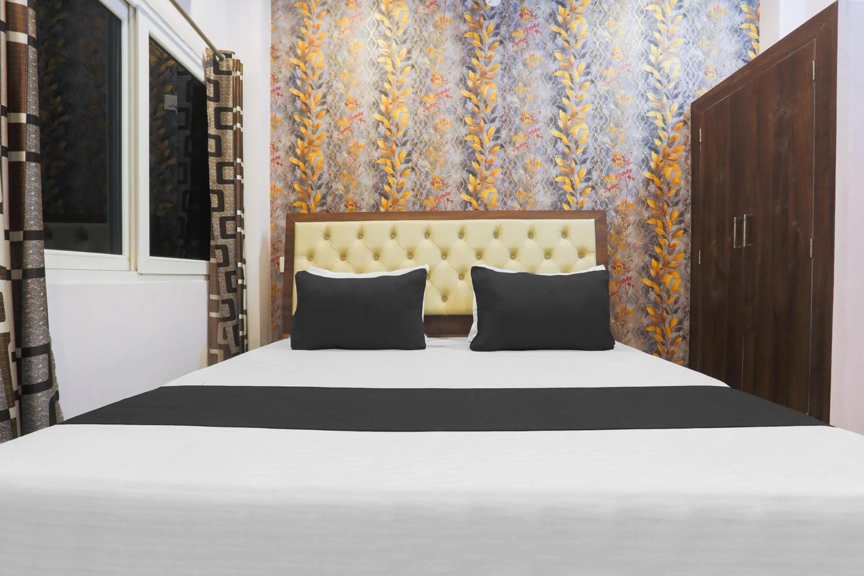 Bedroom, Bed in Hotel O National Banaras in