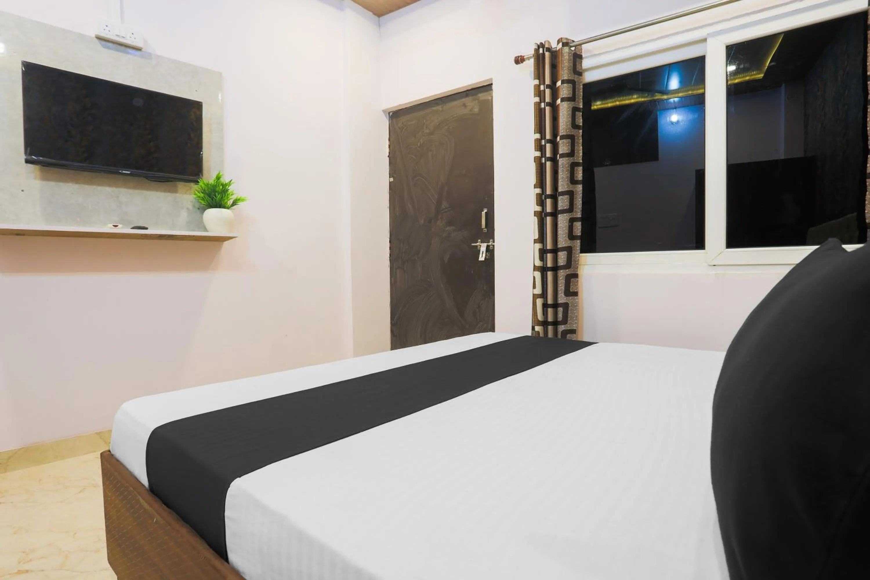 Bedroom, Bed in Hotel O National Banaras in