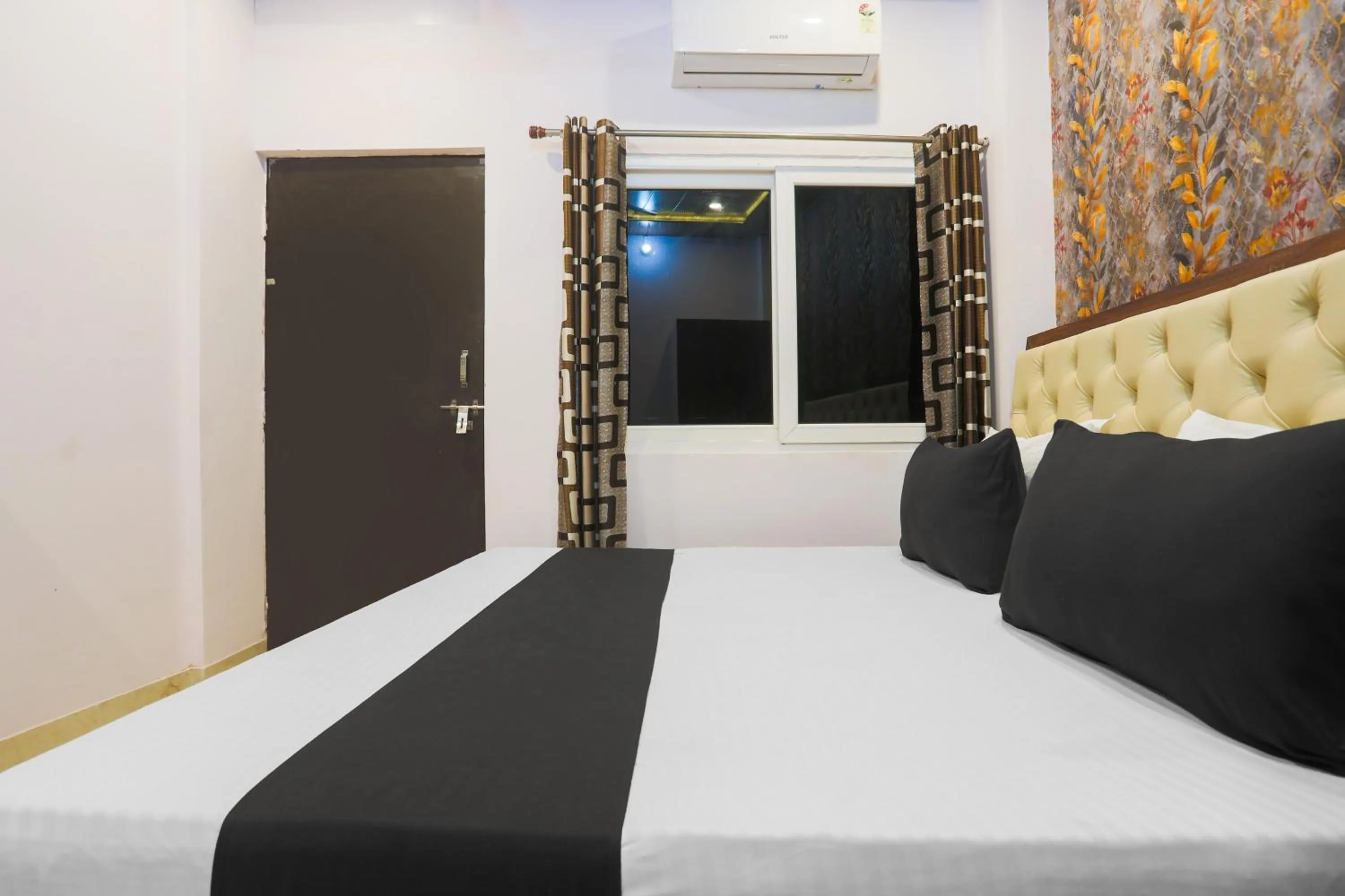 Bedroom, Bed in Hotel O National Banaras in
