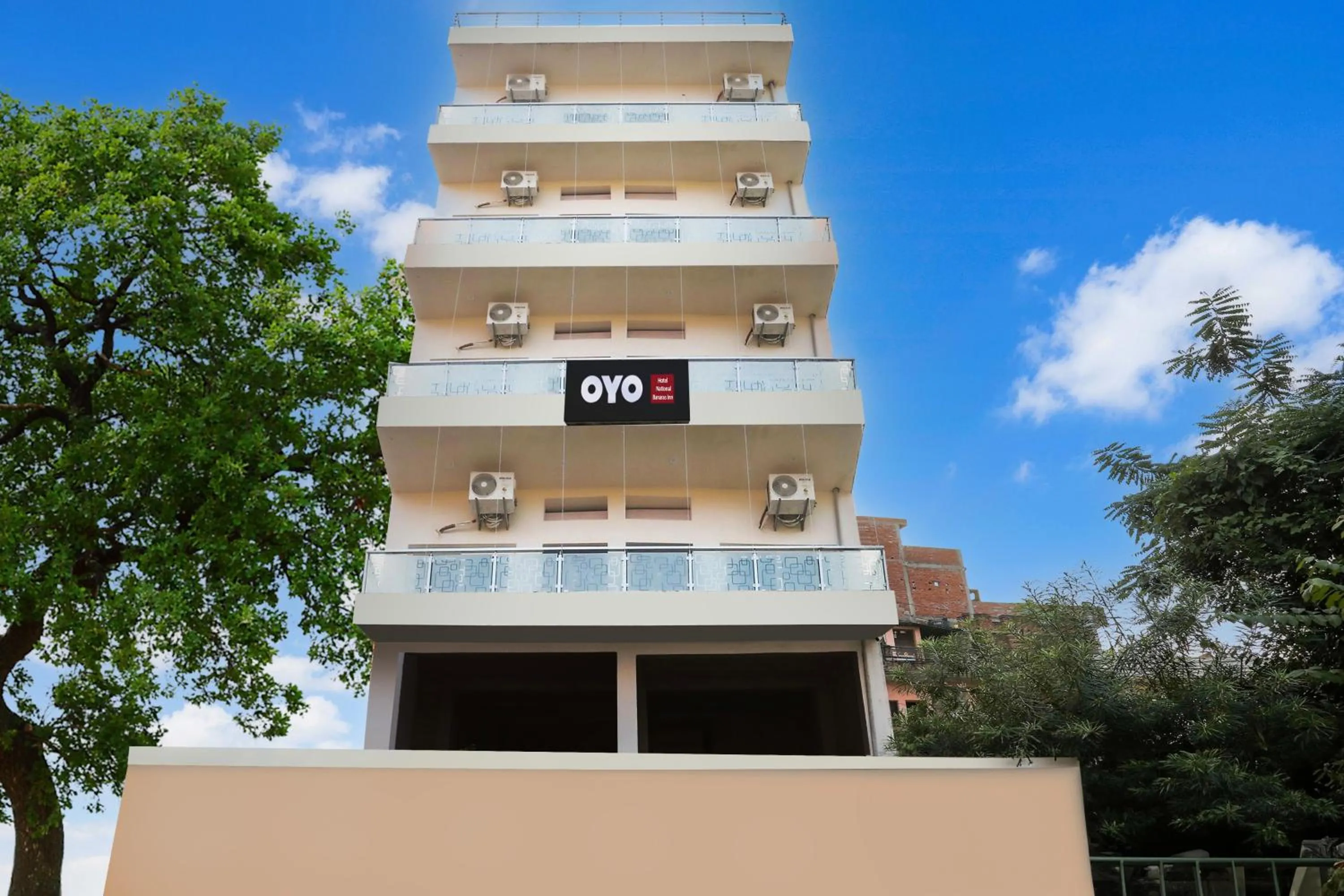 Facade/entrance in Hotel O National Banaras in