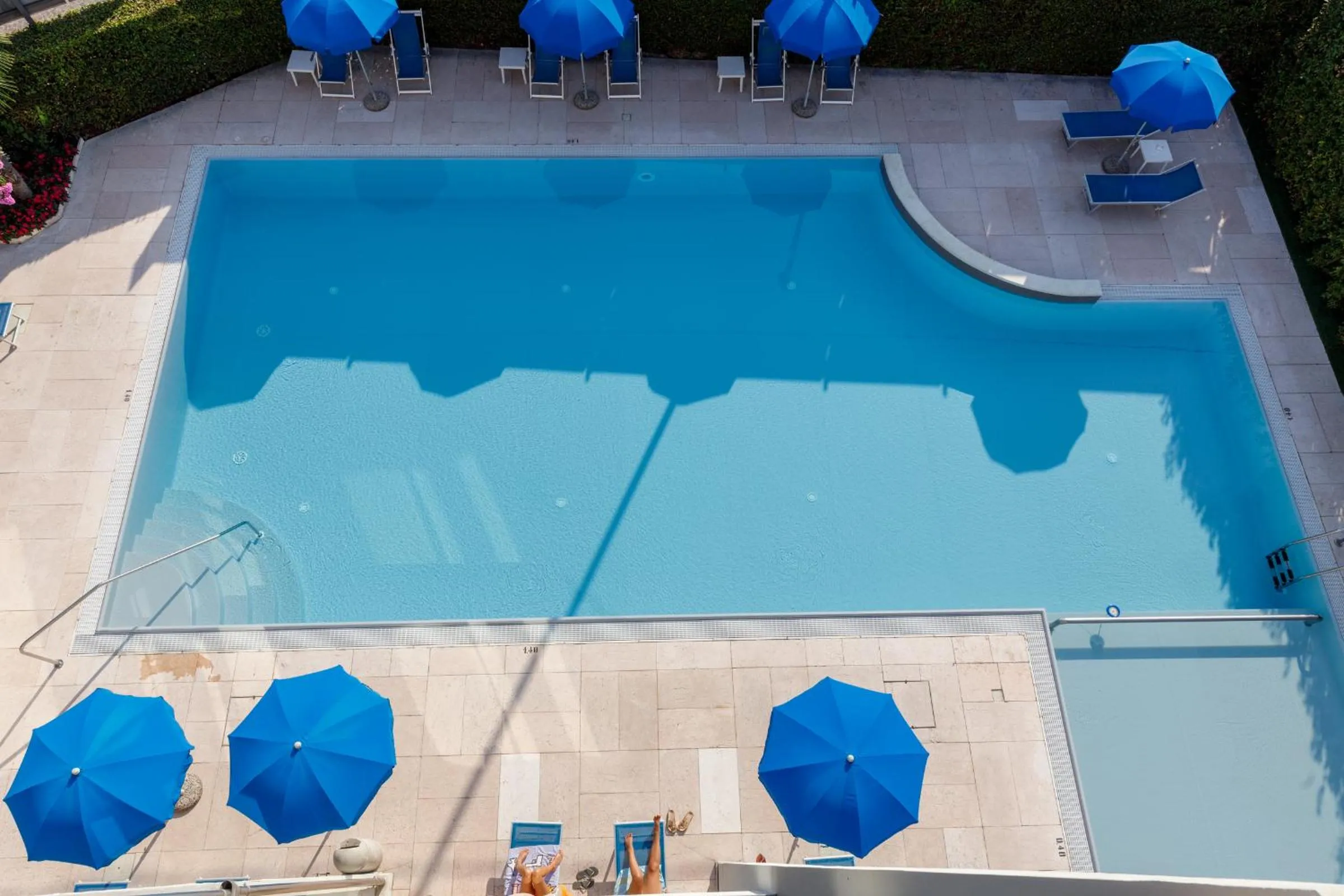 Swimming pool in Hotel Idania