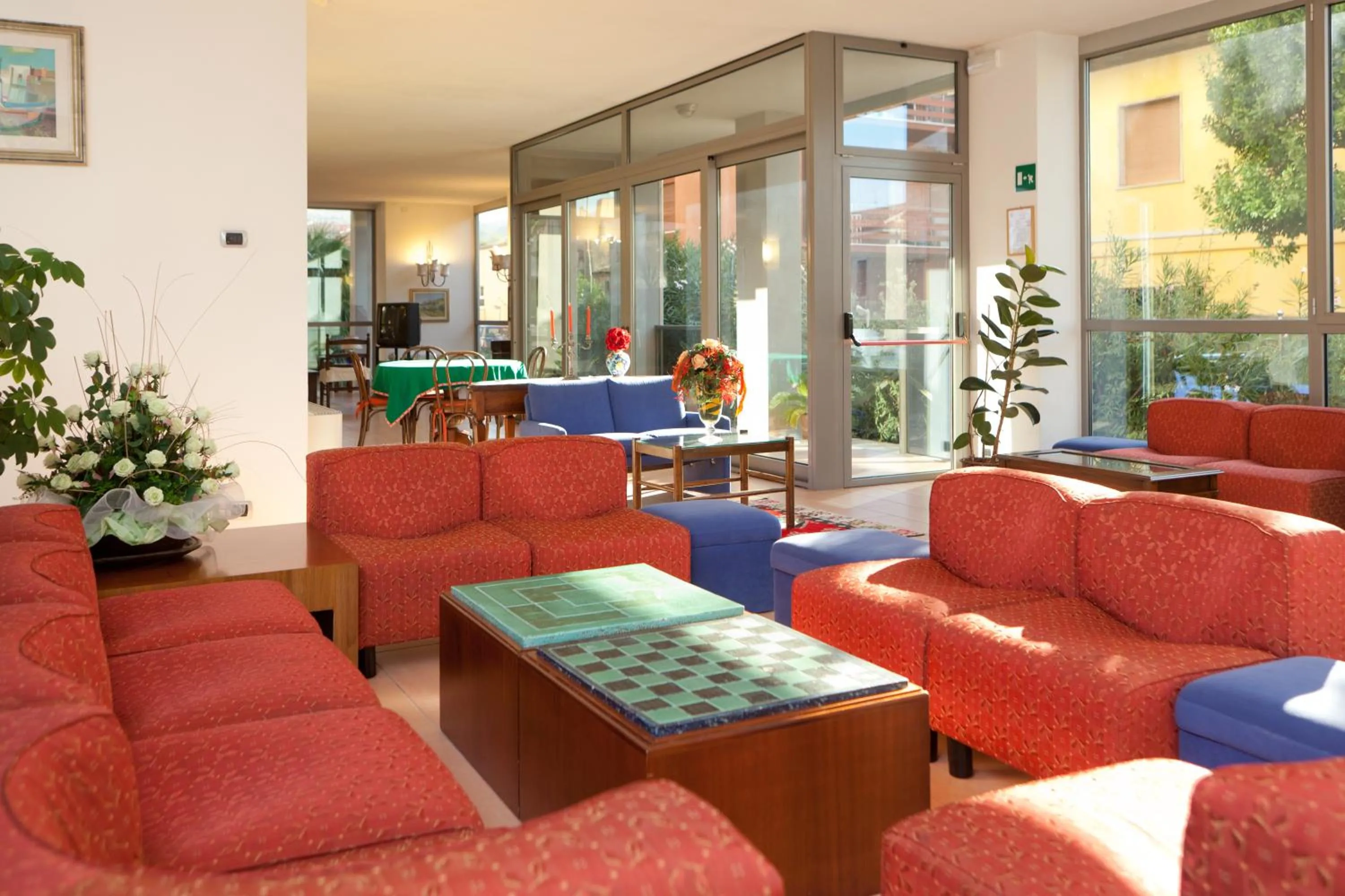 Communal lounge/ TV room in Hotel Idania