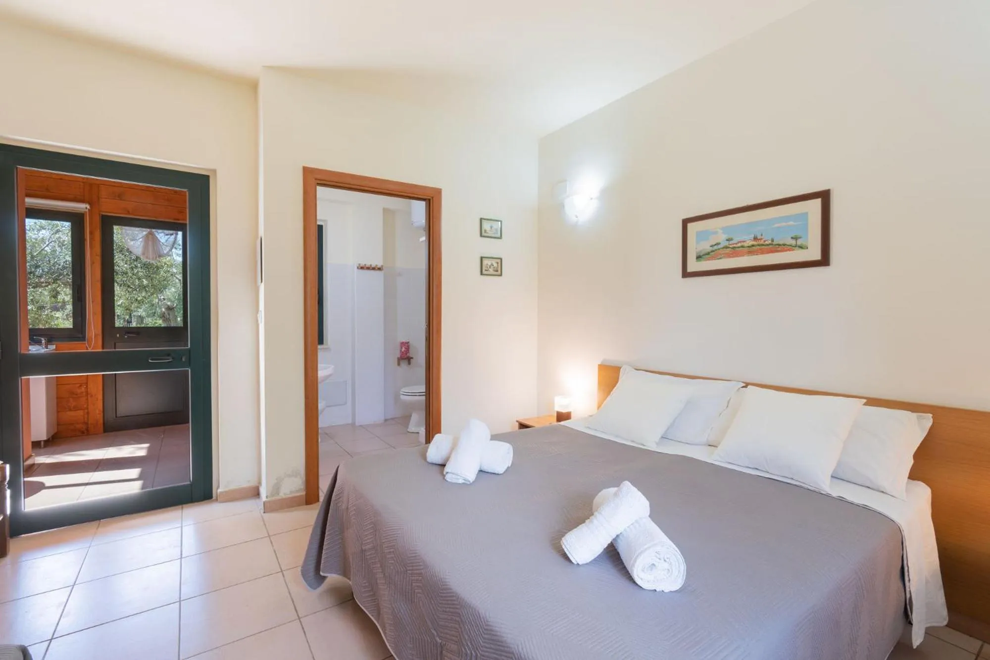 Bedroom, Bed in La Piana degli Ulivi