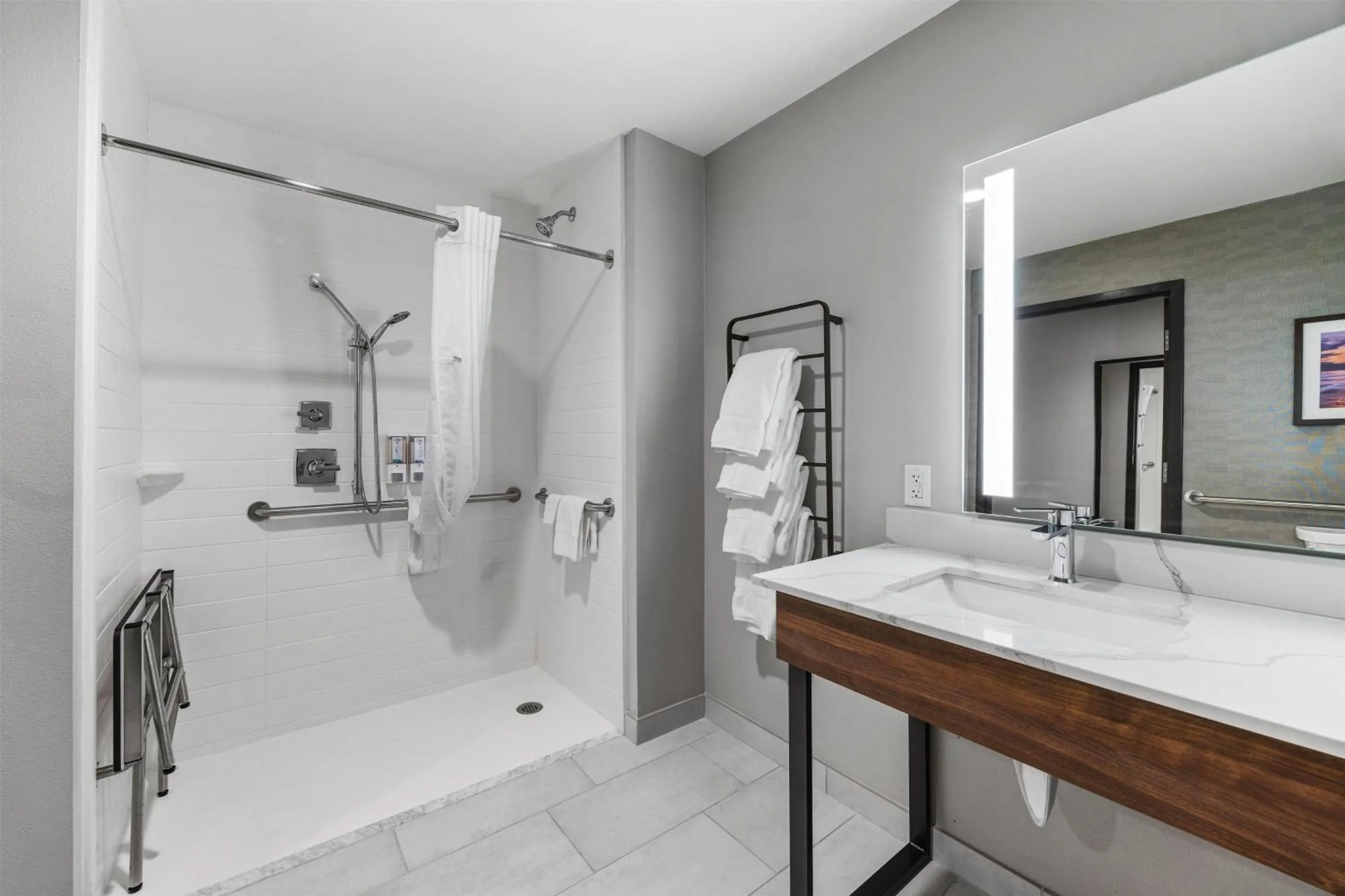 Photo of the whole room in La Quinta Inn & Suites by Wyndham La Habra