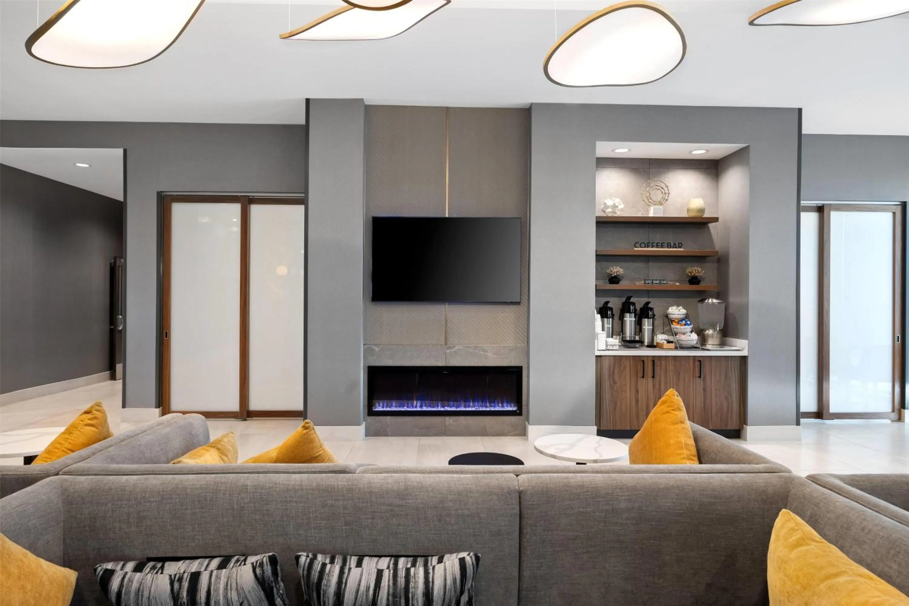 Restaurant/places to eat in La Quinta Inn & Suites by Wyndham La Habra