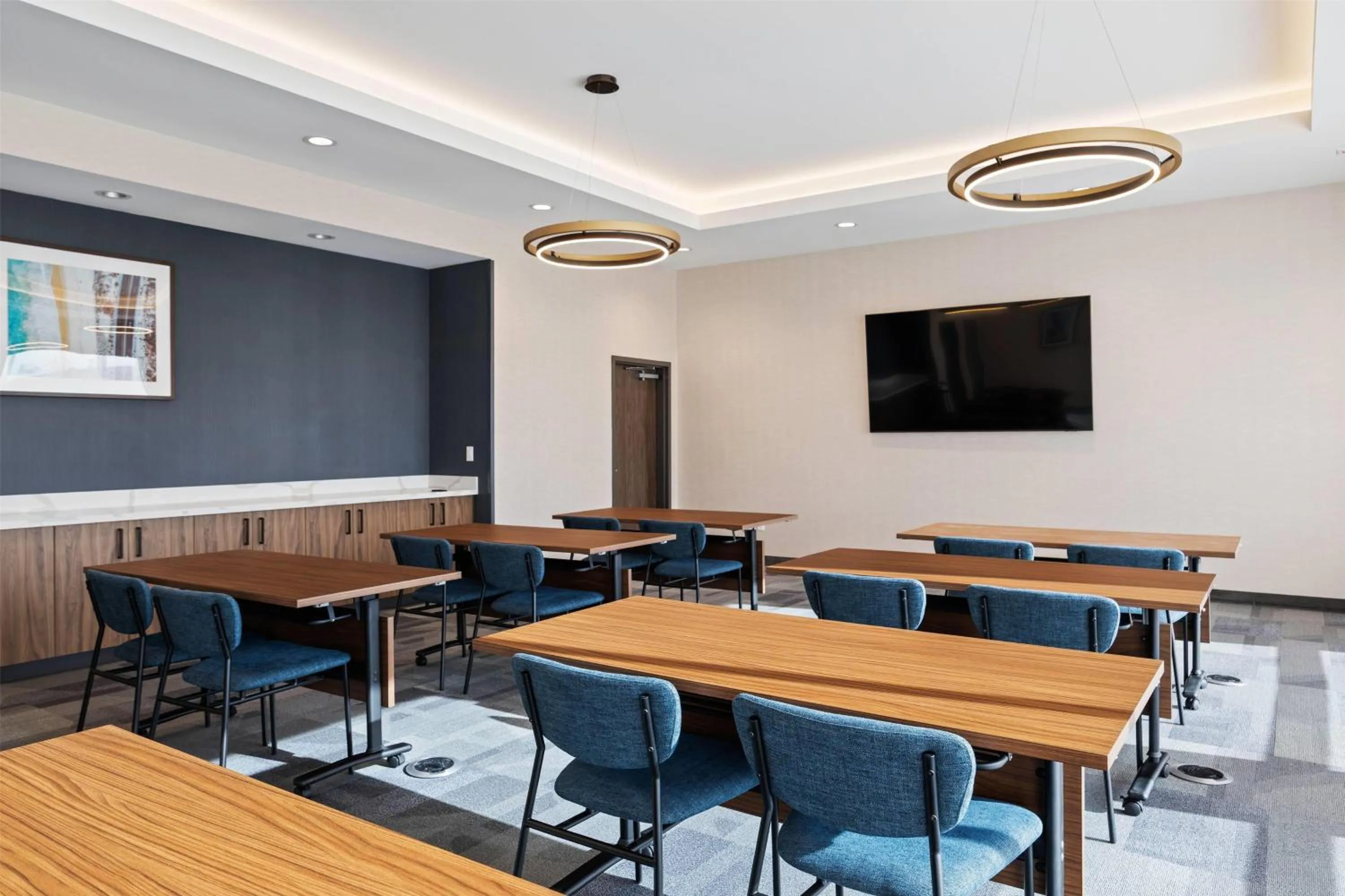 Meeting/conference room in La Quinta Inn & Suites by Wyndham La Habra