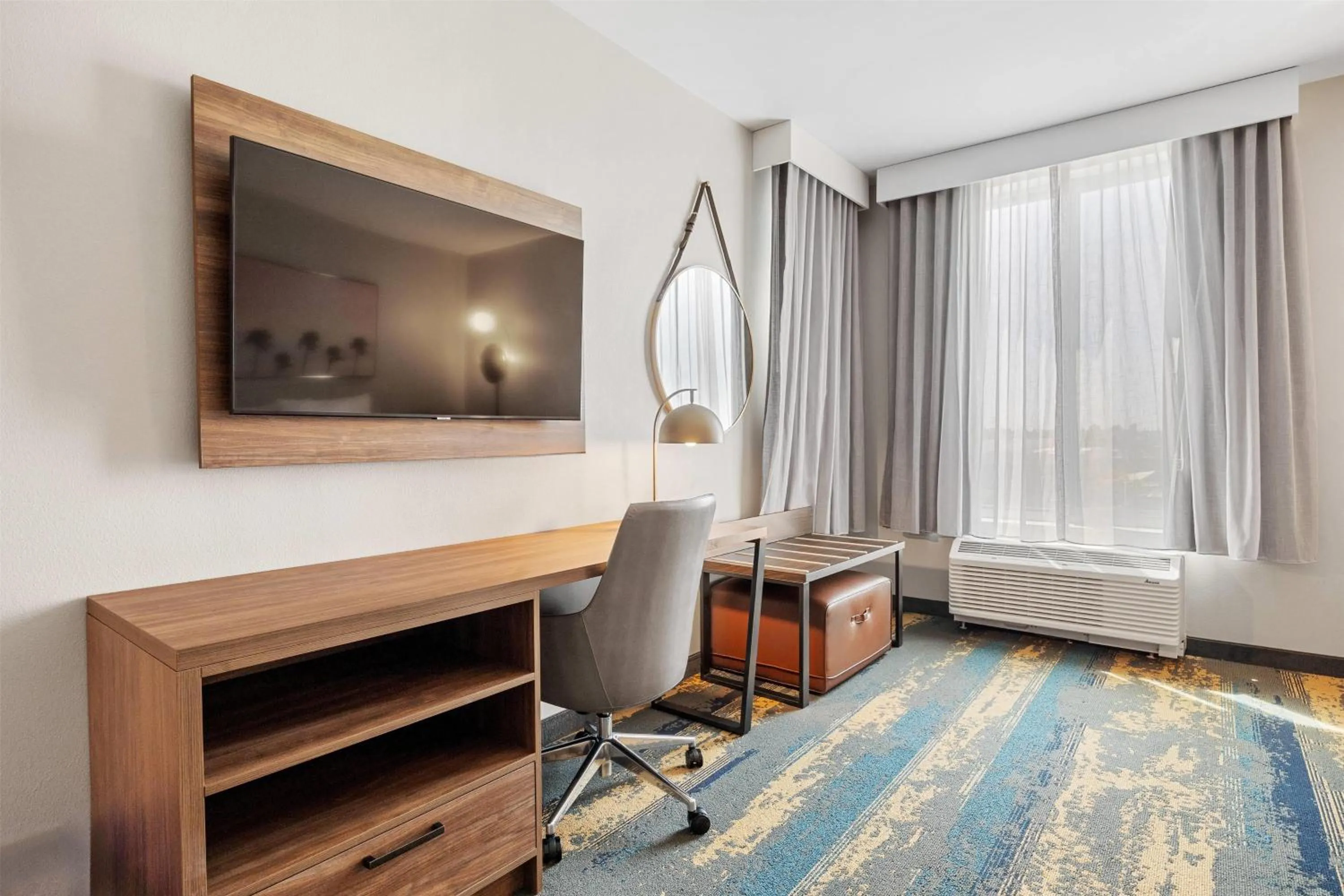 Photo of the whole room in La Quinta Inn & Suites by Wyndham La Habra