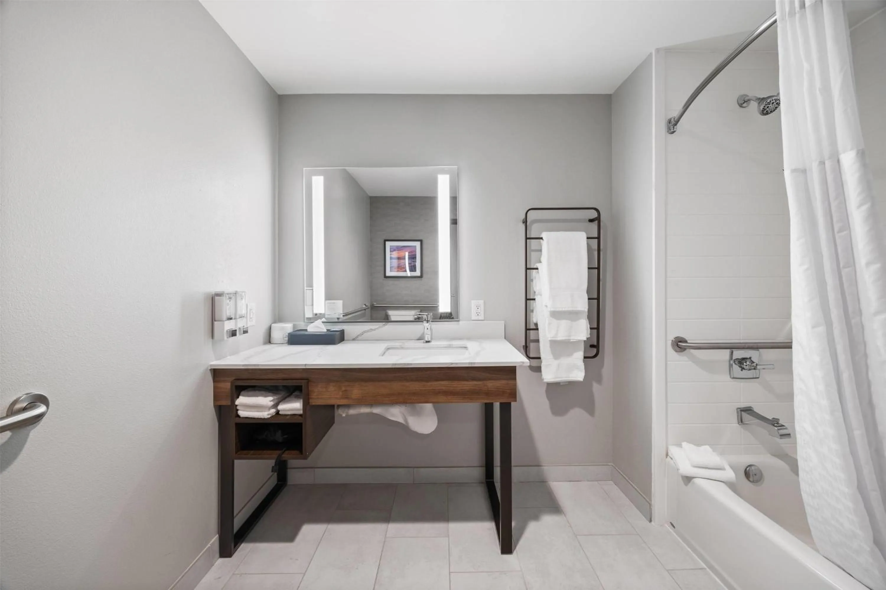 Photo of the whole room in La Quinta Inn & Suites by Wyndham La Habra