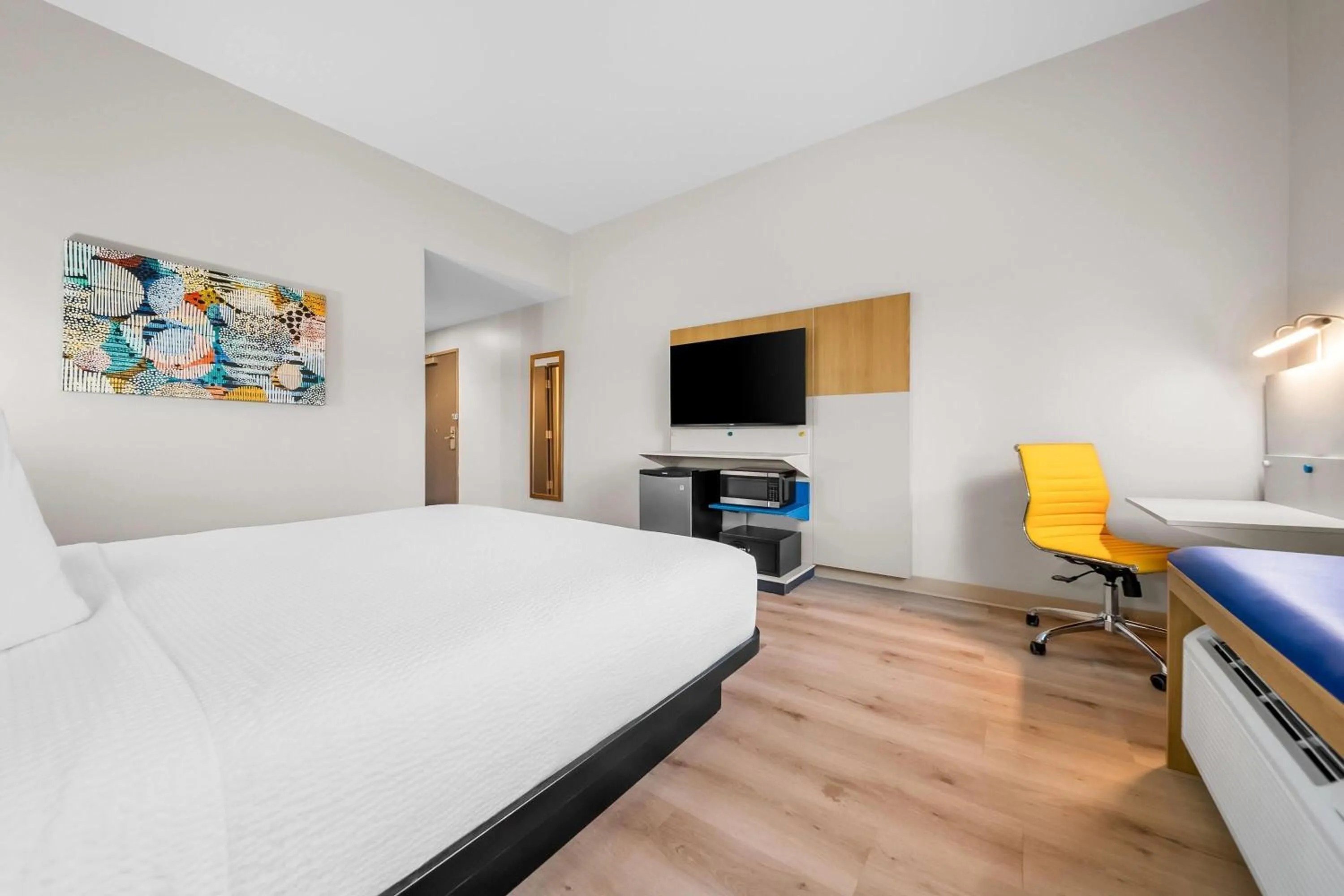 Bed in Microtel Inn & Suites by Wyndham Prattville Montgomery