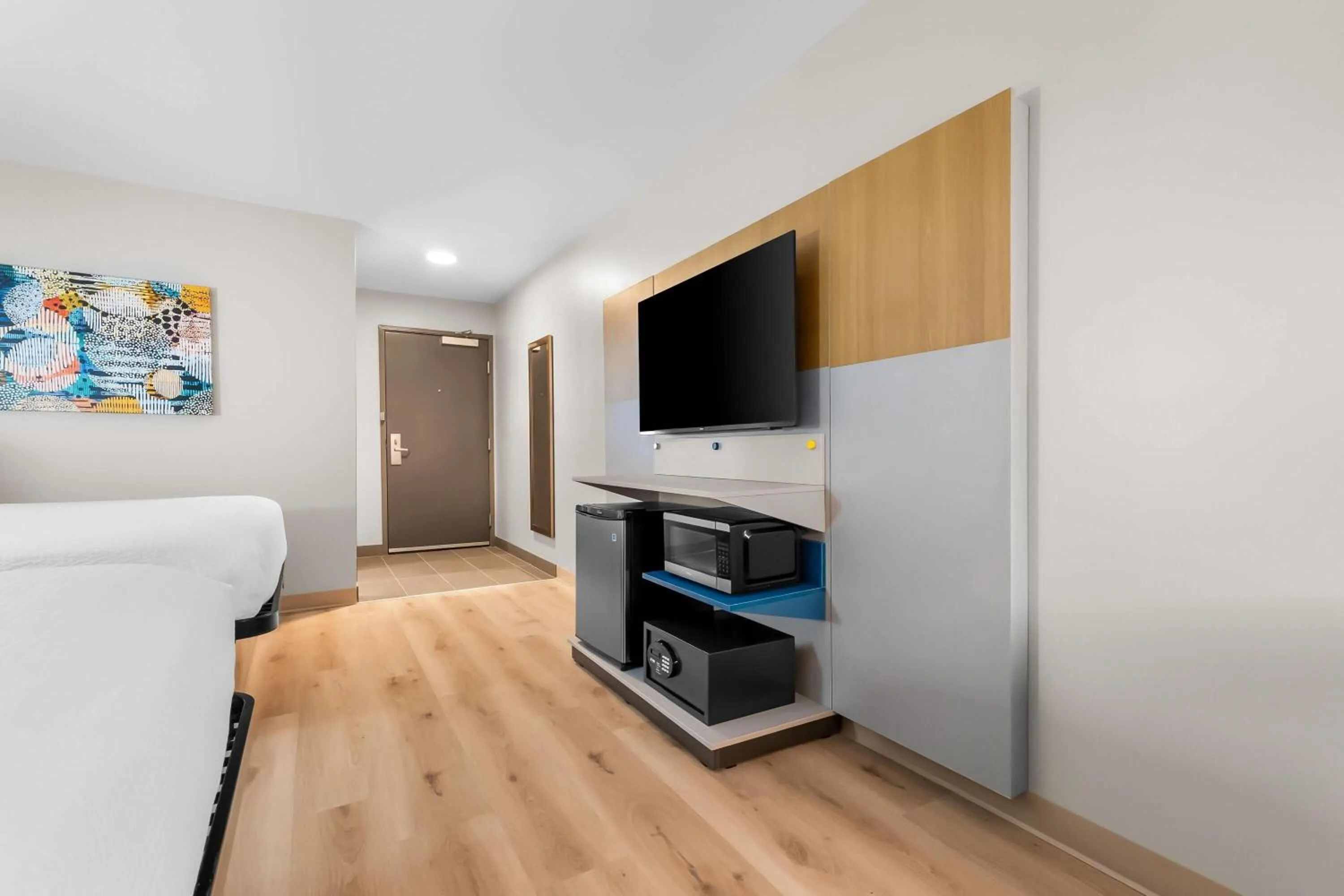 Bed in Microtel Inn & Suites by Wyndham Prattville Montgomery