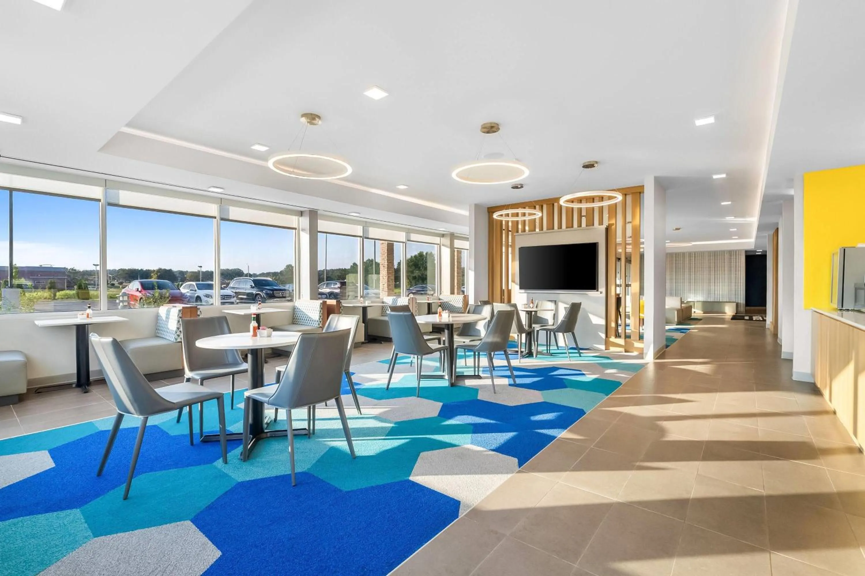 Lobby or reception in Microtel Inn & Suites by Wyndham Prattville Montgomery