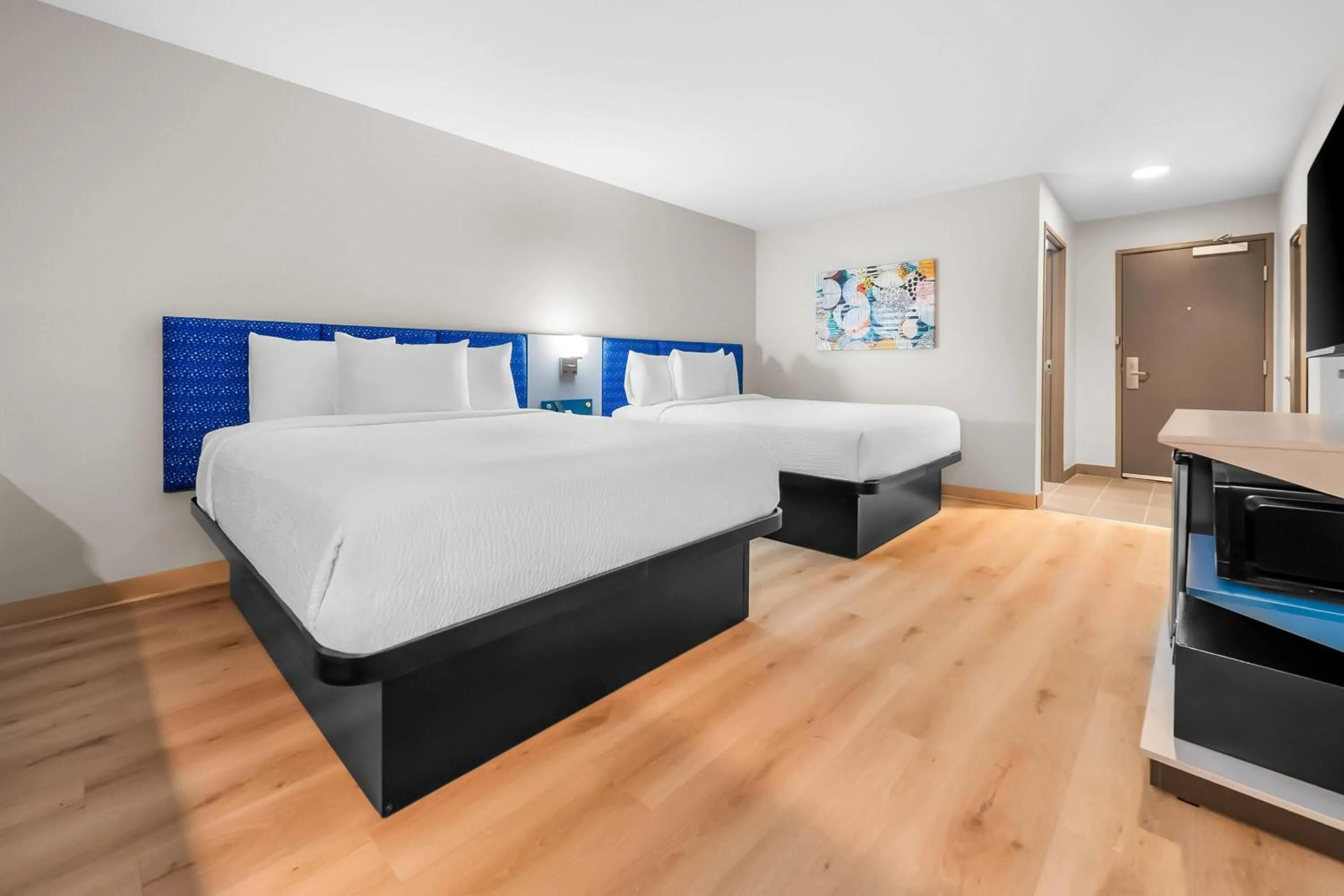 Bed in Microtel Inn & Suites by Wyndham Prattville Montgomery