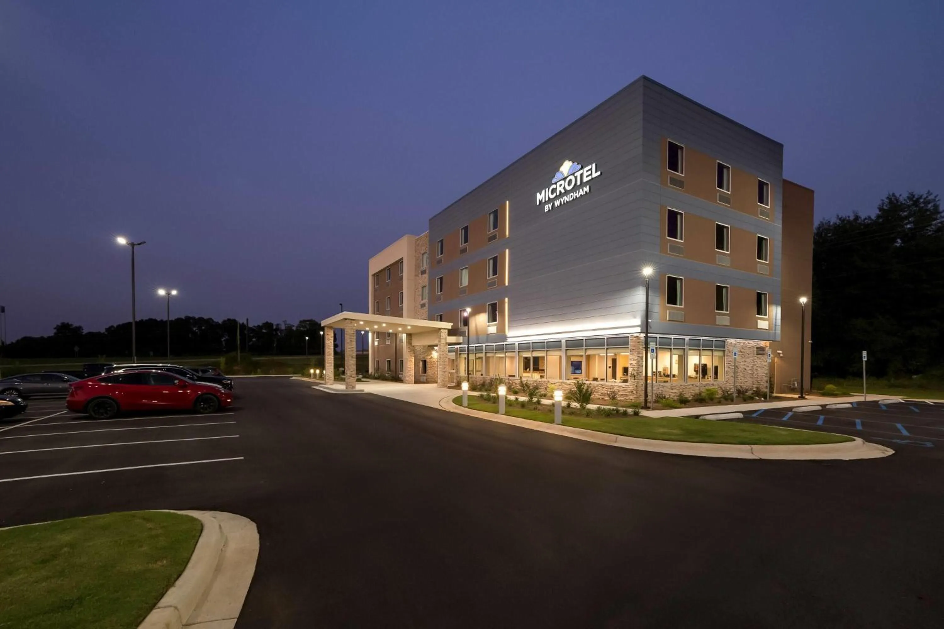 Property building in Microtel Inn & Suites by Wyndham Prattville Montgomery