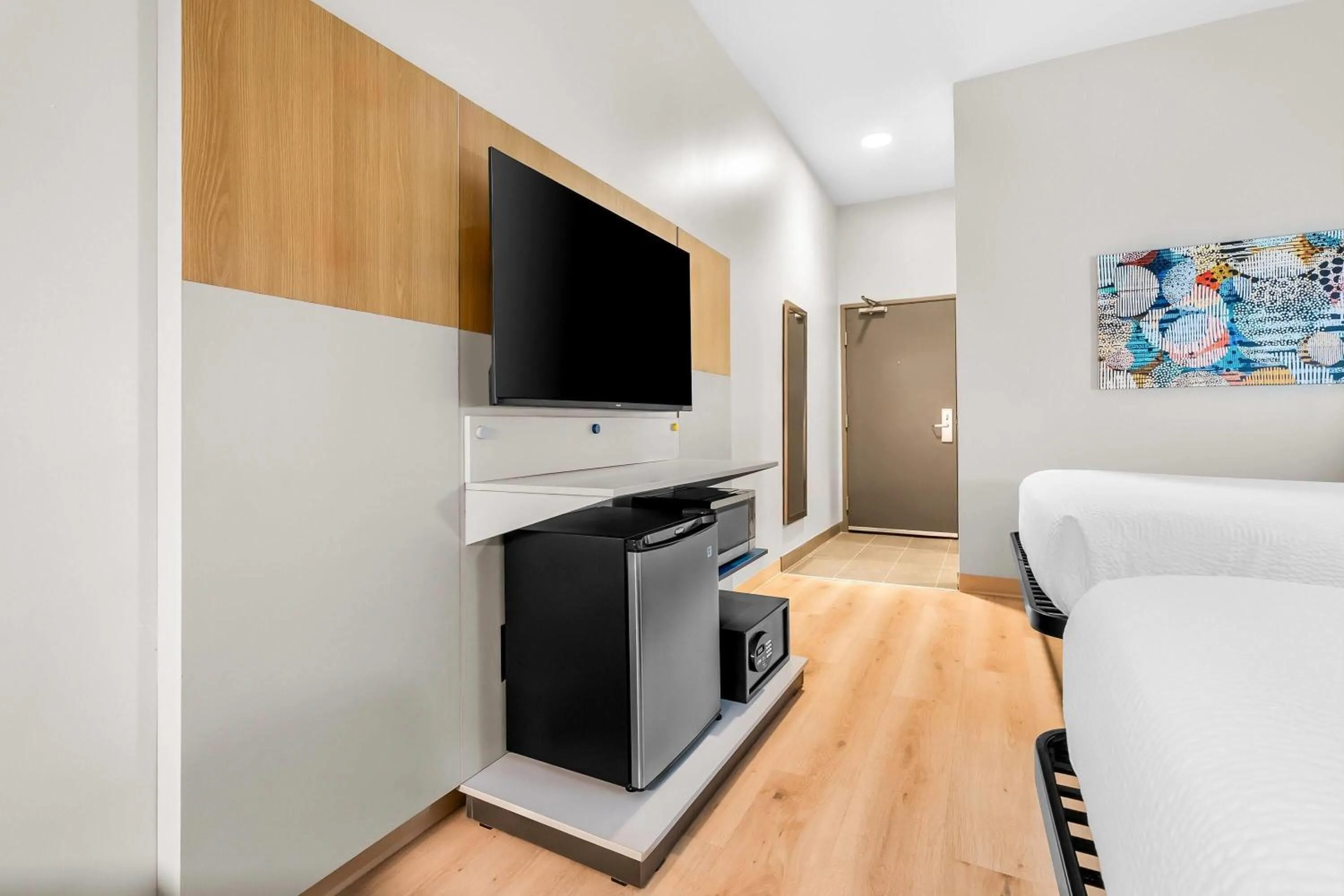 Bed in Microtel Inn & Suites by Wyndham Prattville Montgomery