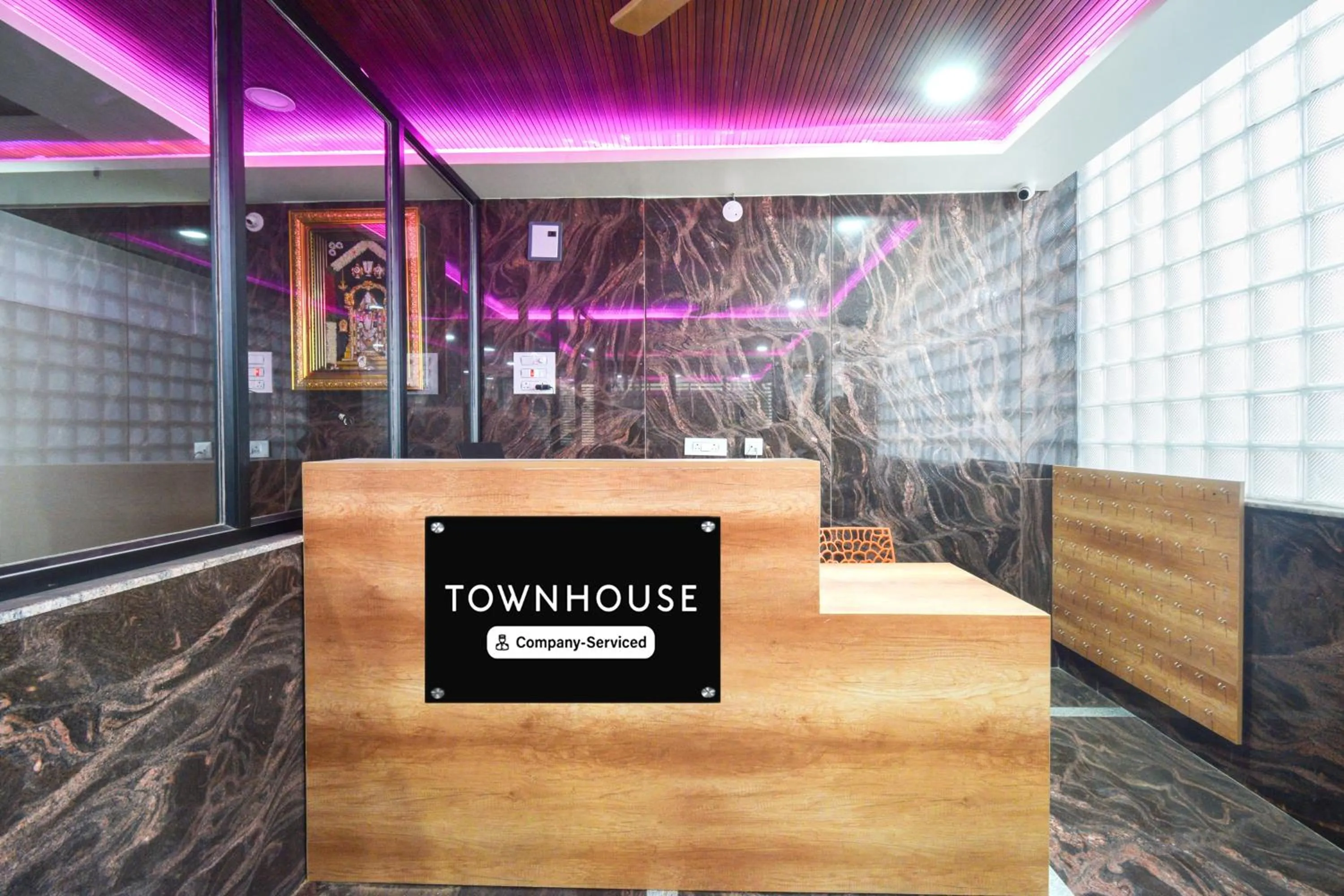 Lobby or reception in Super Townhouse Kokapet Formerly Aarian Tej Nilayam
