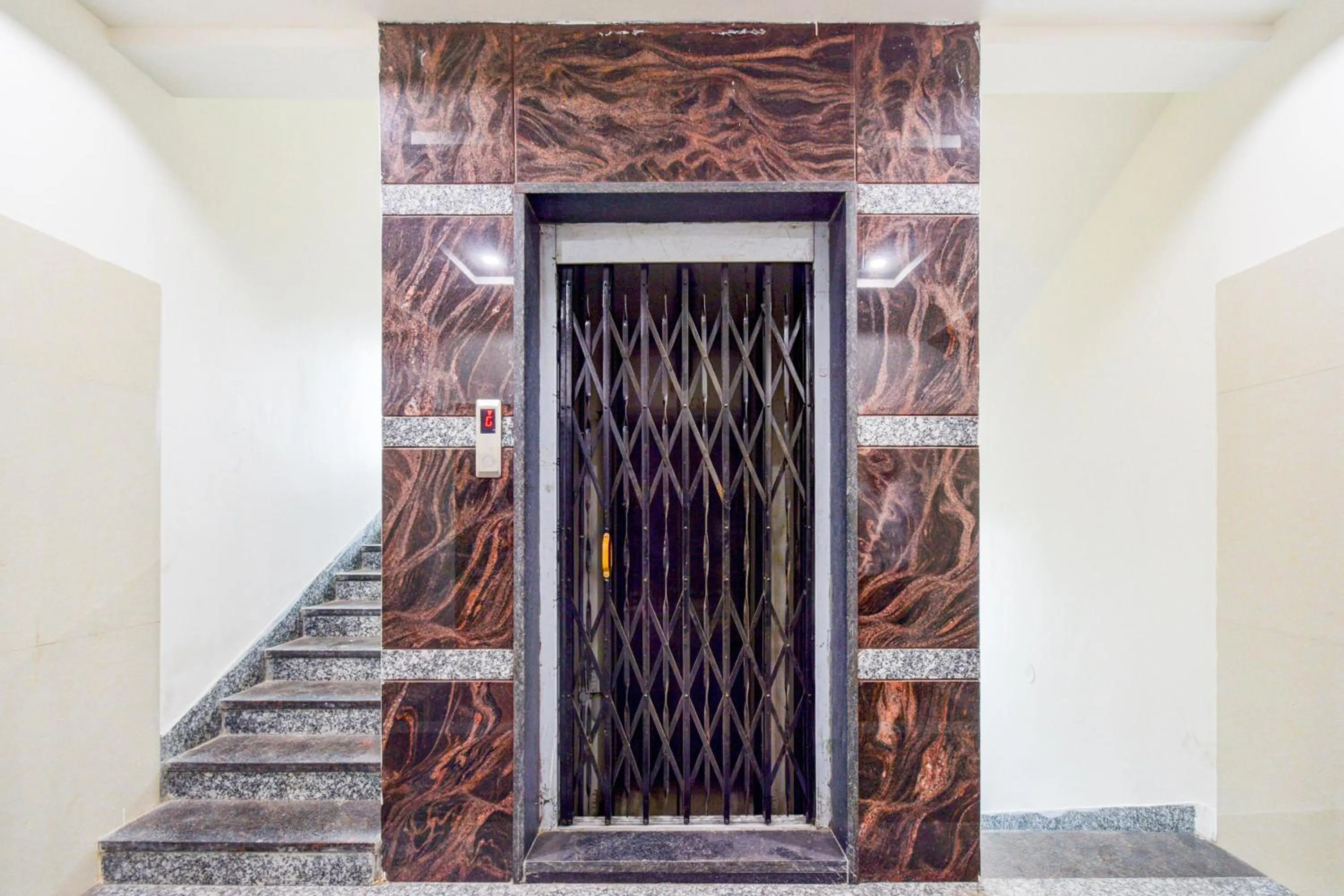 Lobby or reception in Super Townhouse Kokapet Formerly Aarian Tej Nilayam