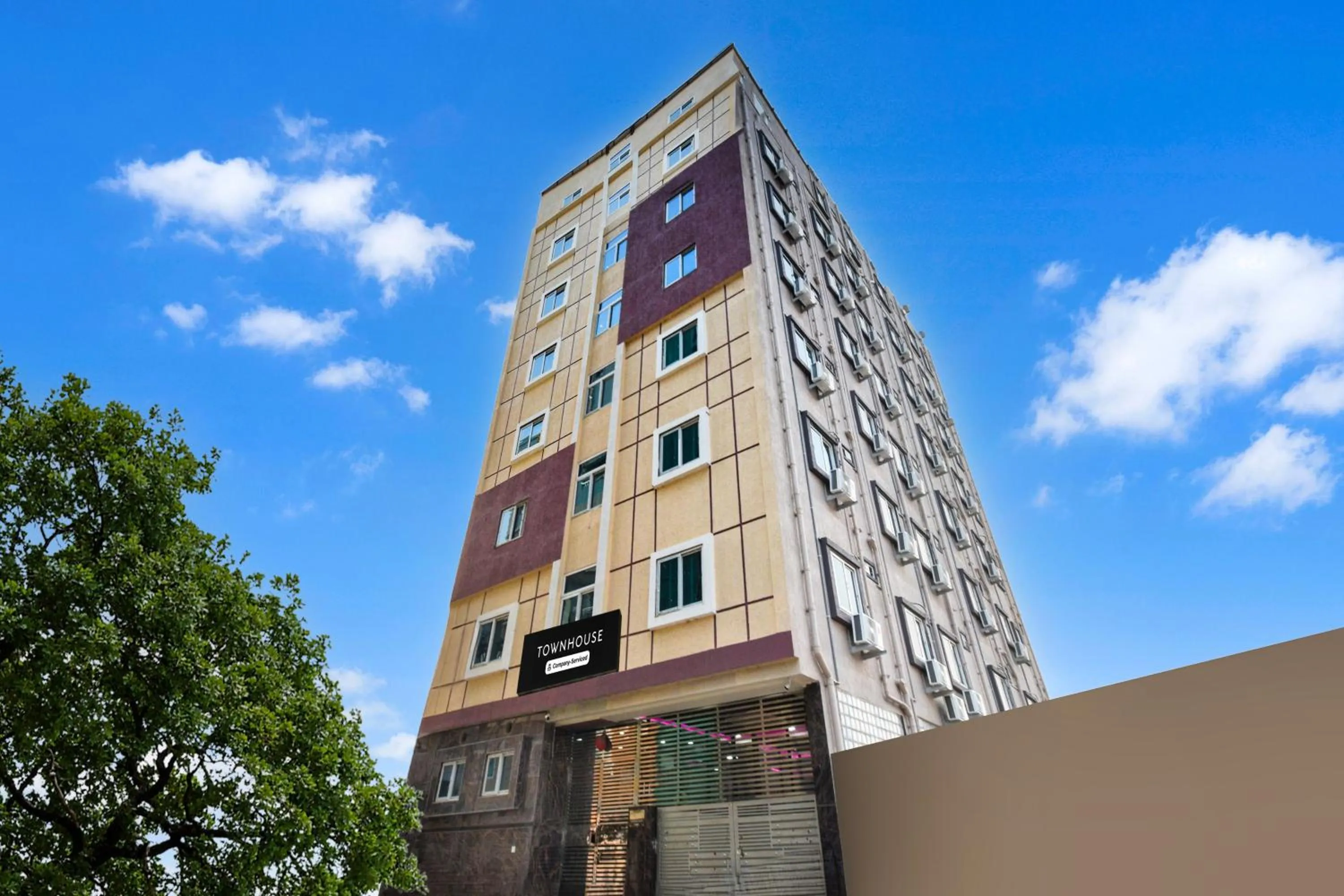 Facade/entrance in Super Townhouse Kokapet Formerly Aarian Tej Nilayam