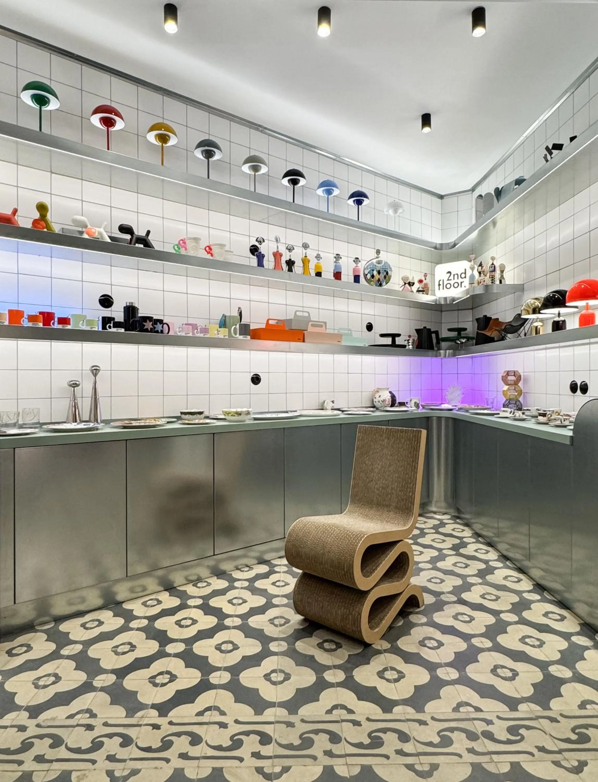 On-site shops in Hipsters Hotel