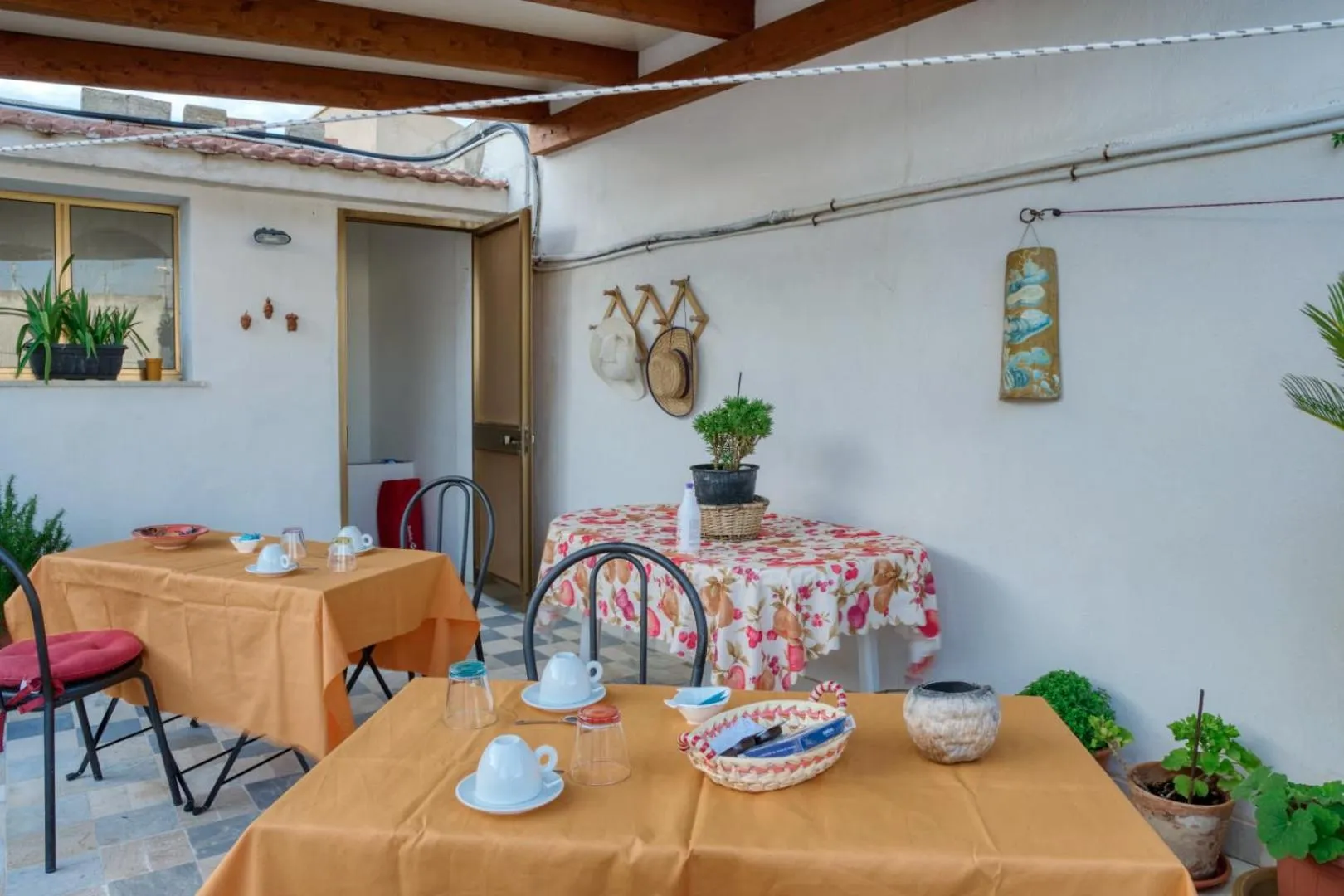 Balcony/Terrace in Daphne B&B