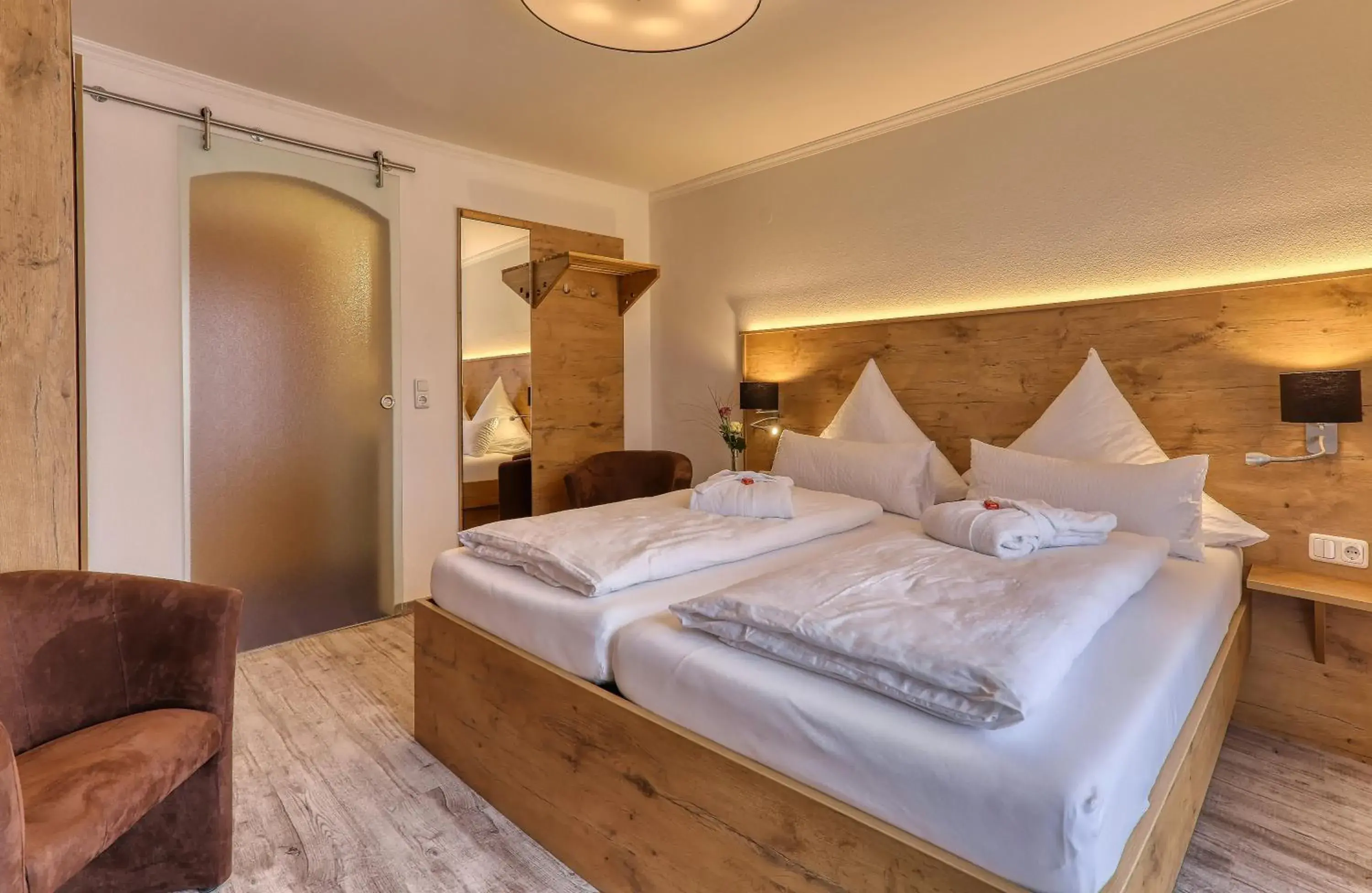 Double Room with Balcony - single occupancy in Hotel Waldfrieden "Das kleine Hotel" Double Room with Balcony - single occupancy in Hotel Waldfrieden "Das kleine Hotel"