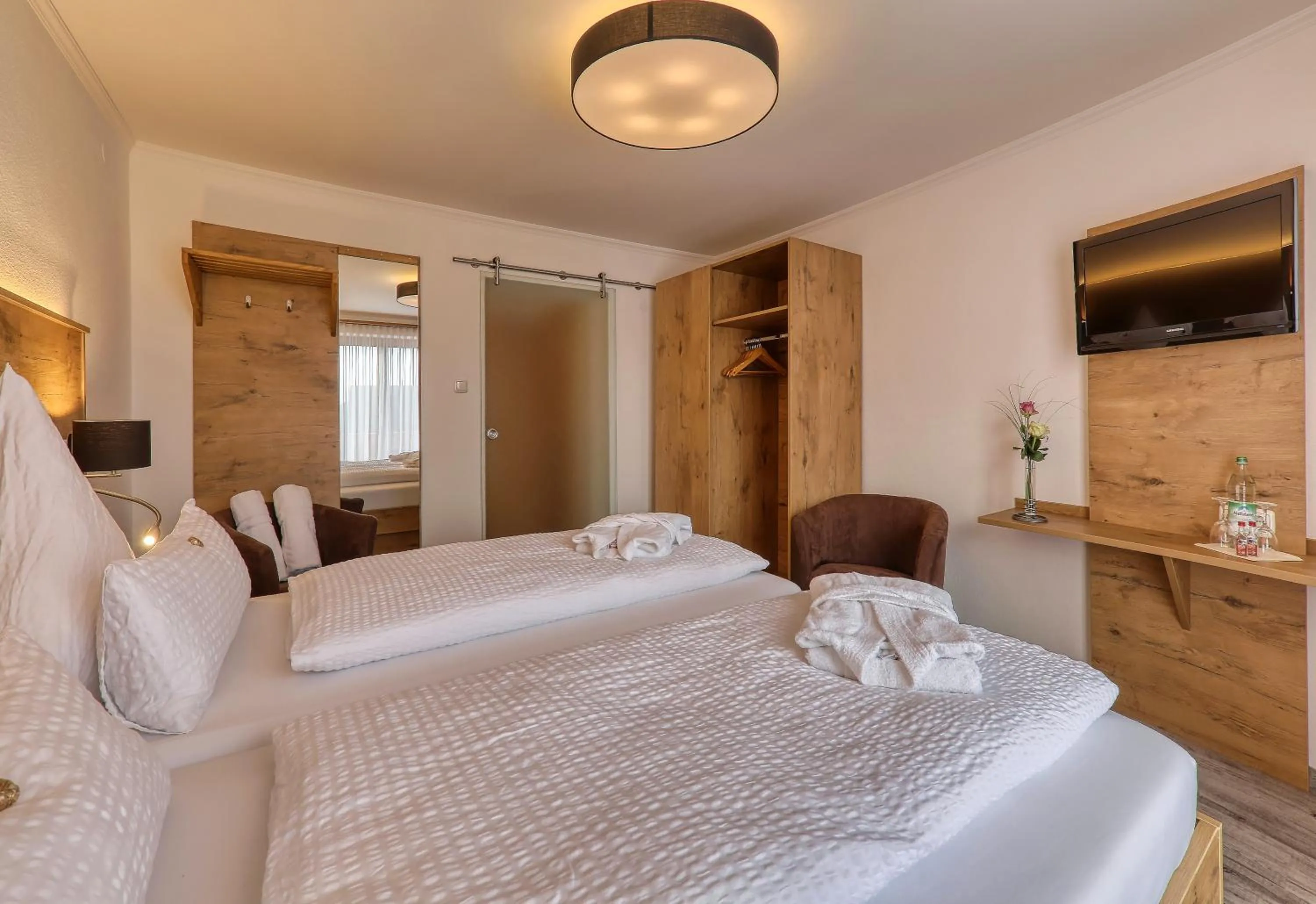 Bed in Hotel Waldfrieden "Das kleine Hotel"