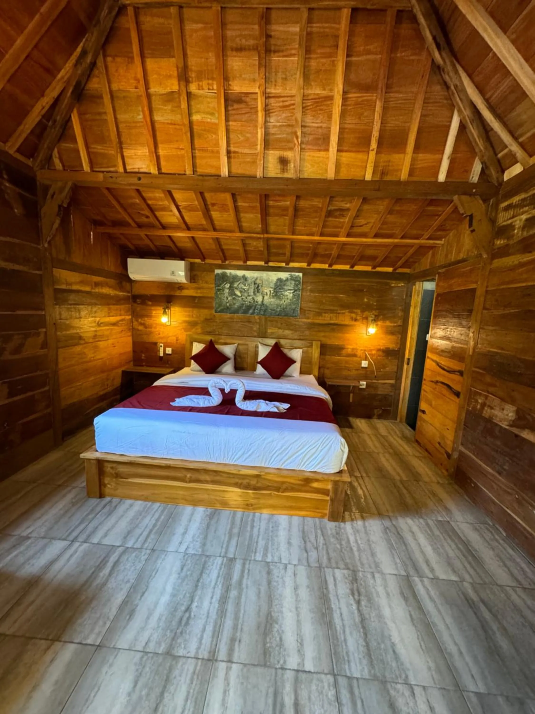 Photo of the whole room, Bed in Oemah Kangin Homestay