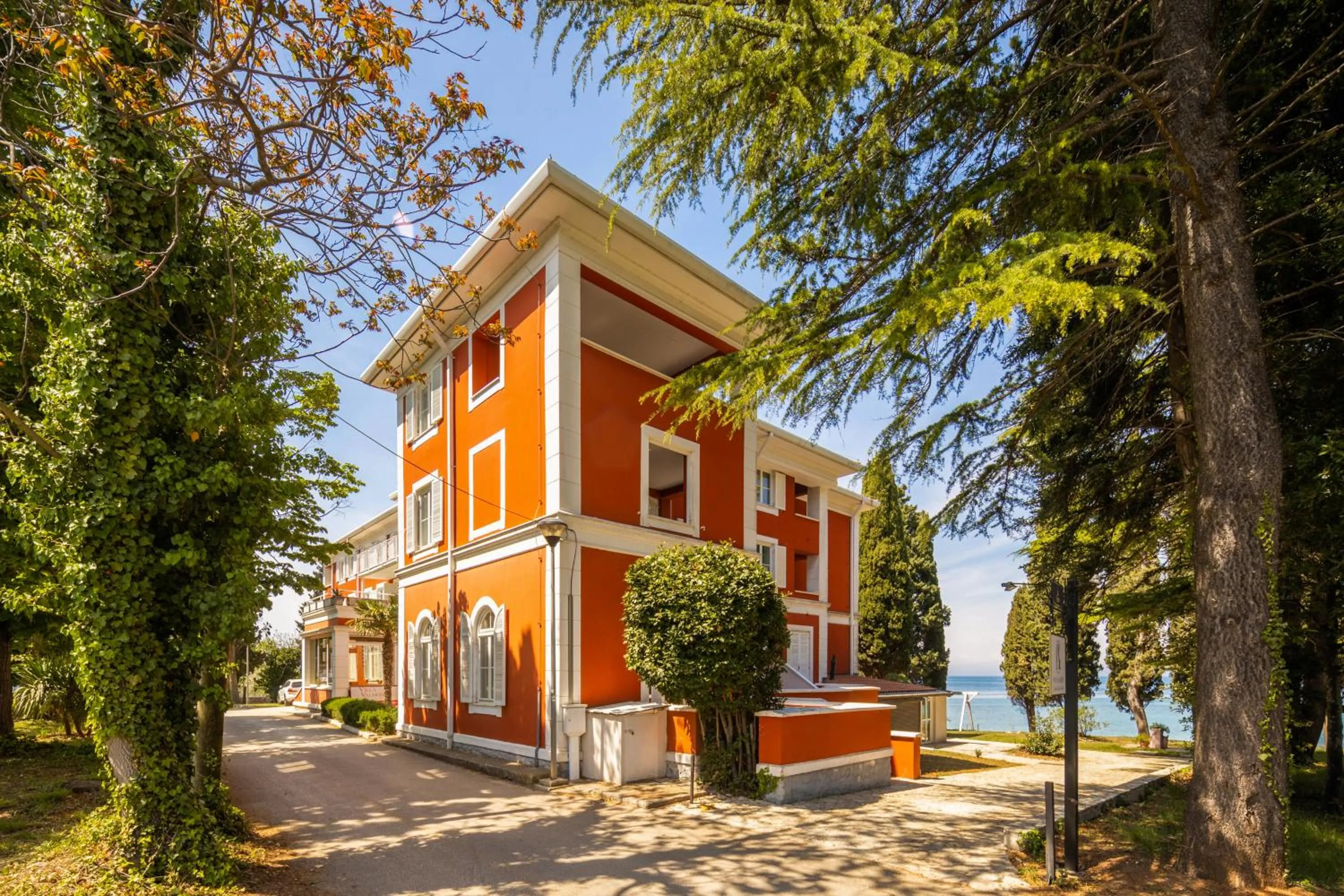 Property building in Villa Valdepian Apartments