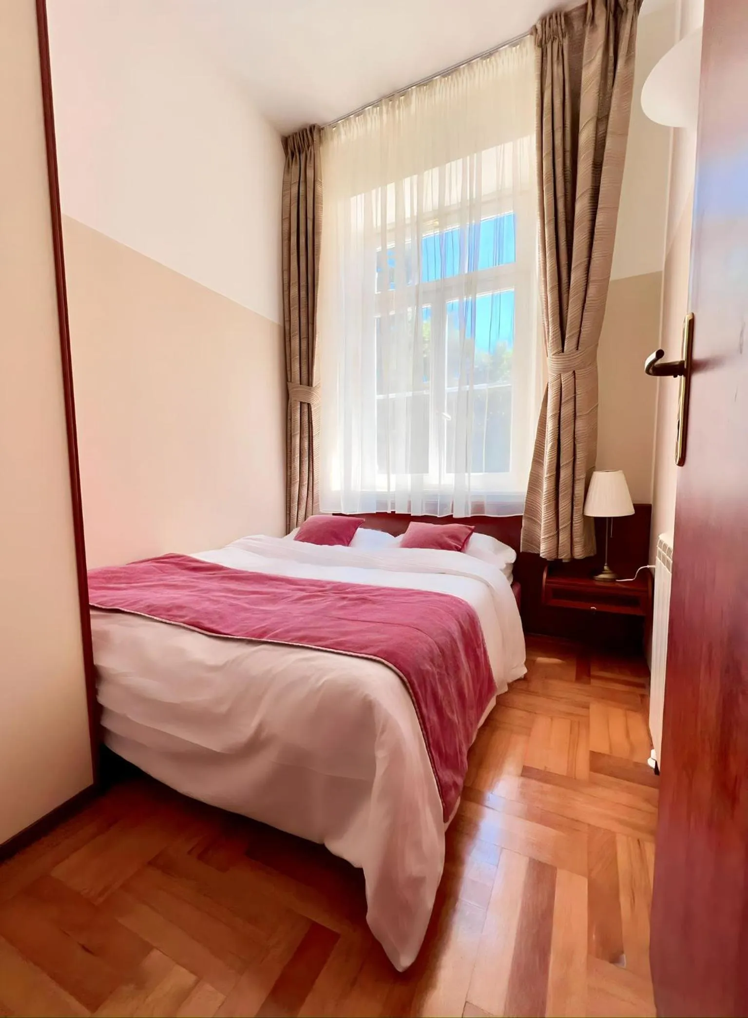 Bed in Villa Valdepian Apartments