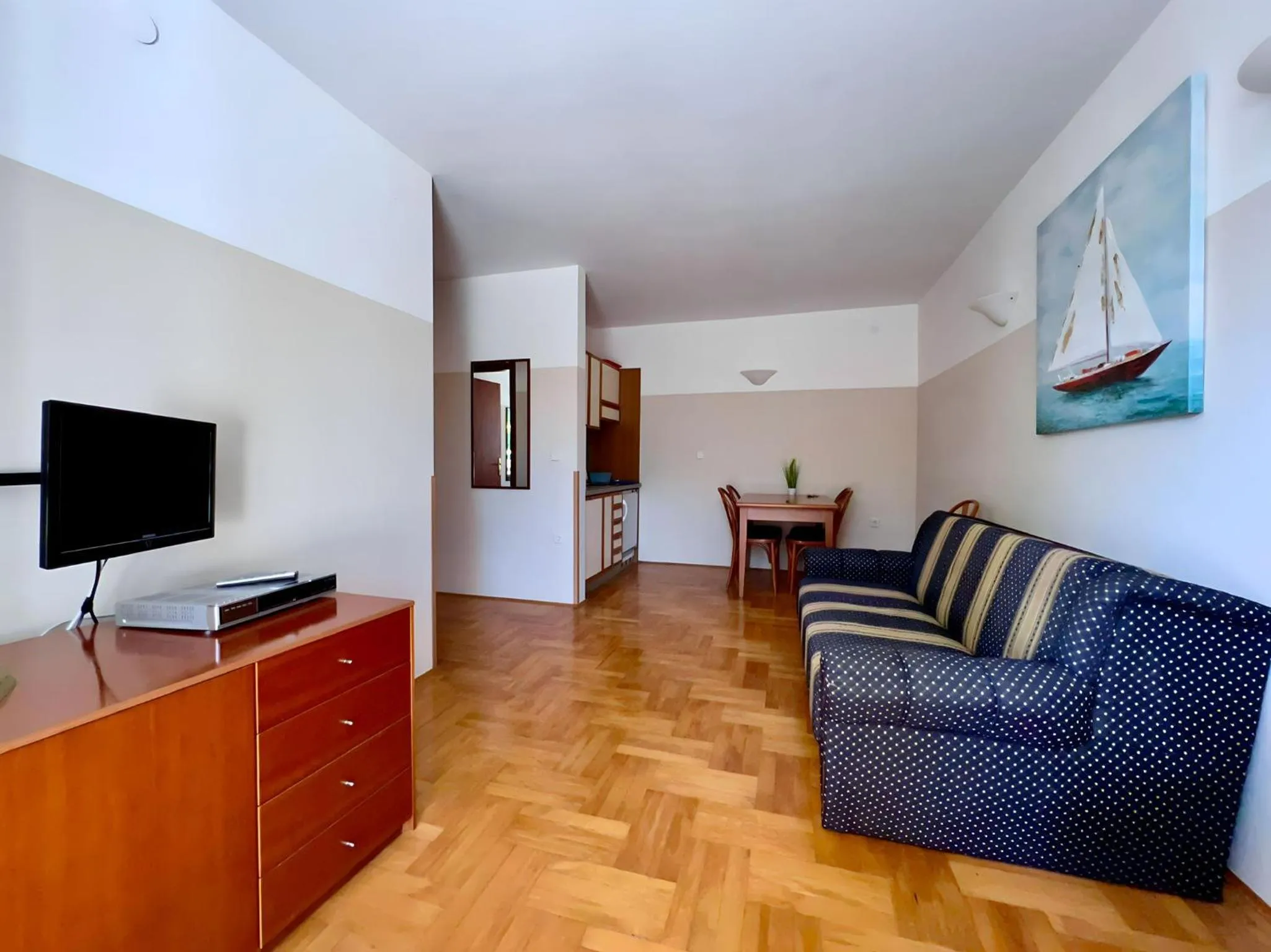 Communal lounge/ TV room in Villa Valdepian Apartments