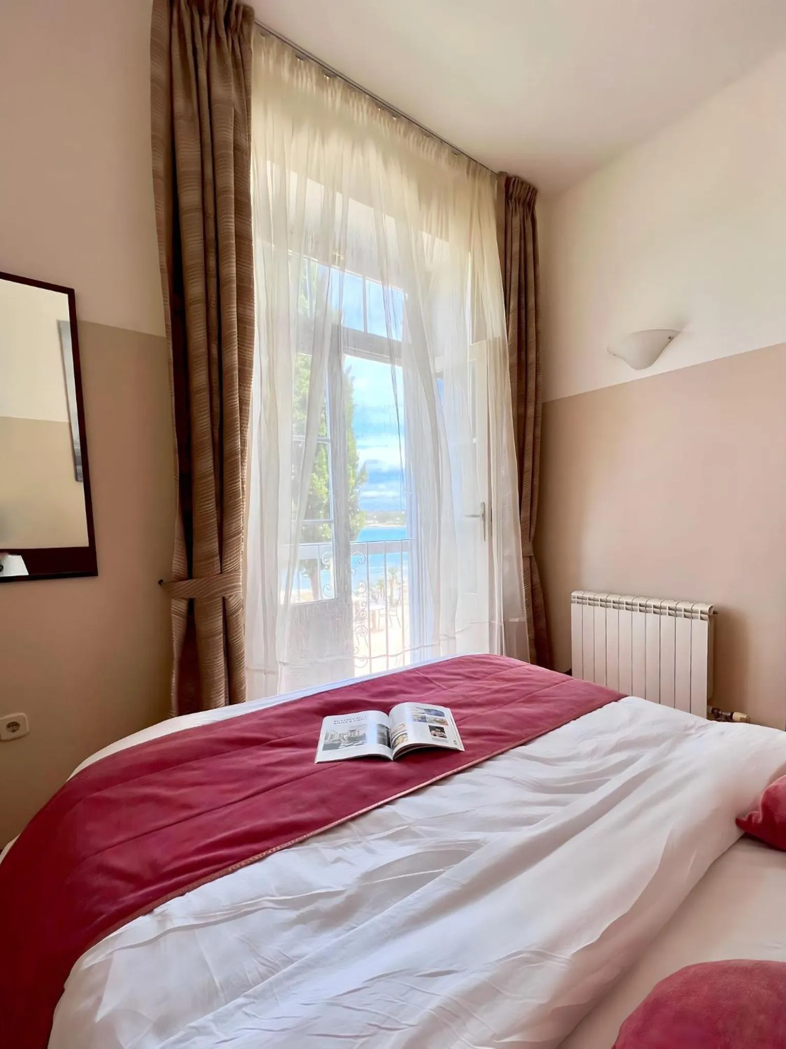 Bed in Villa Valdepian Apartments