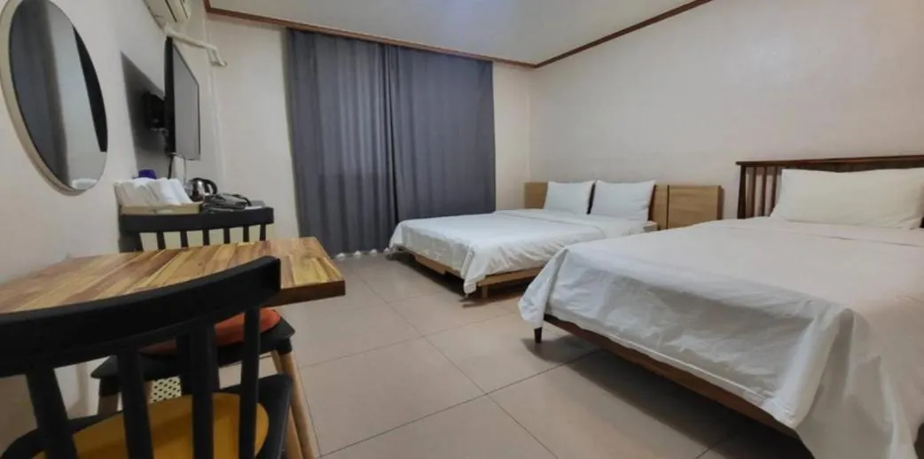 Bedroom, Bed in Hotel Lisa