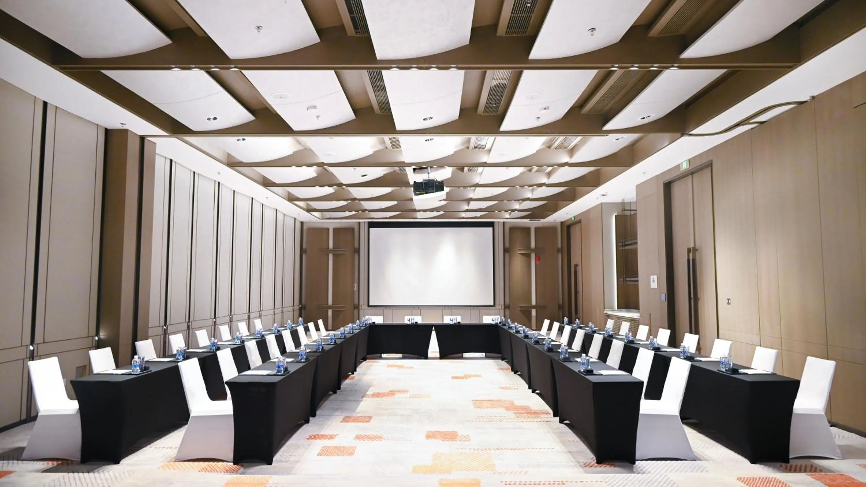 Meeting/conference room in HUALUXE Chongqing Science Hall