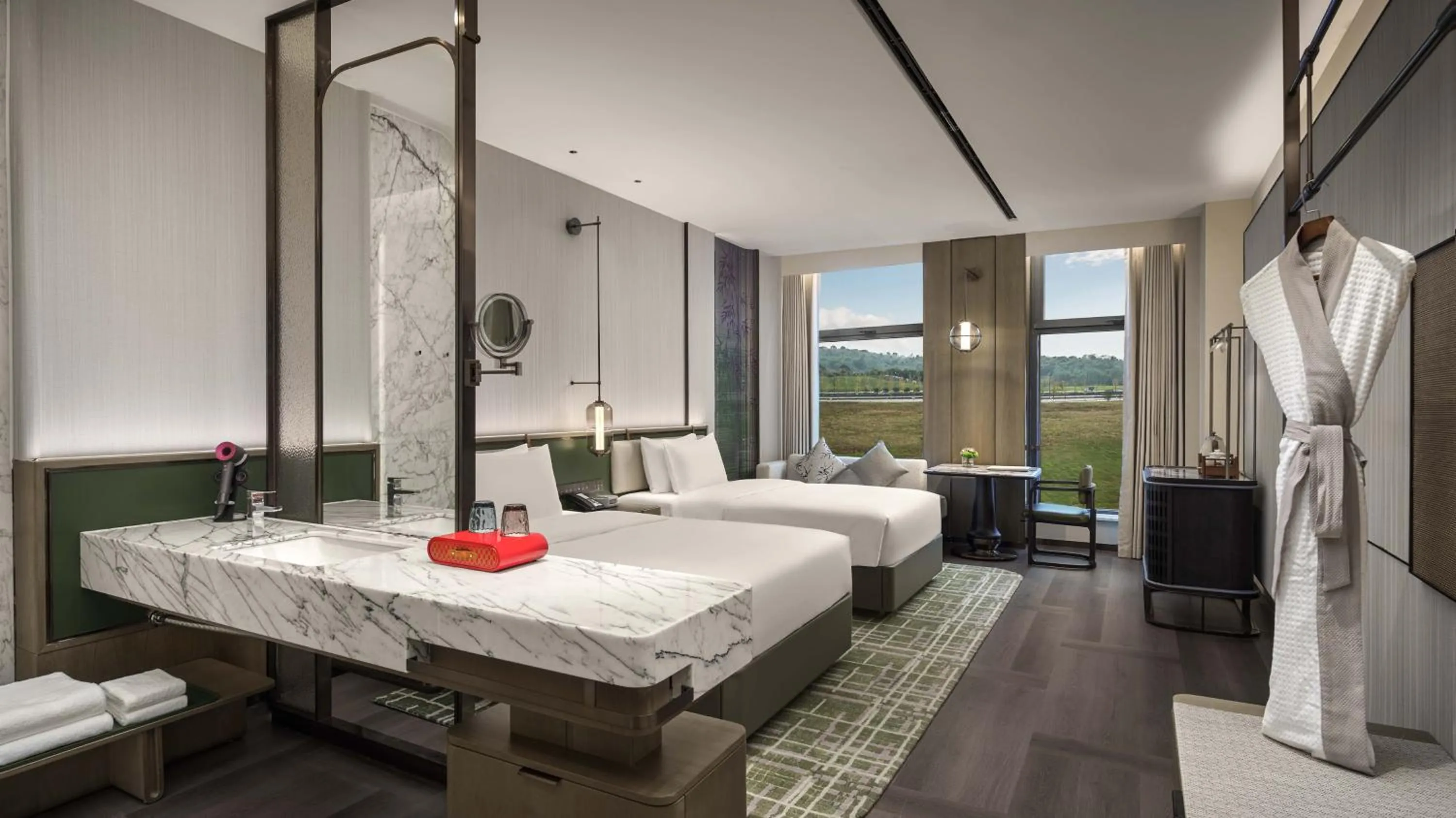 Bathroom, Bed in HUALUXE Chongqing Science Hall