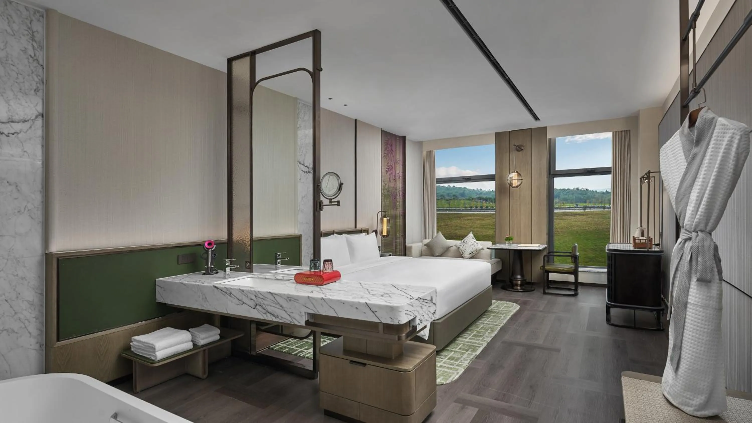 Photo of the whole room, Bed in HUALUXE Chongqing Science Hall