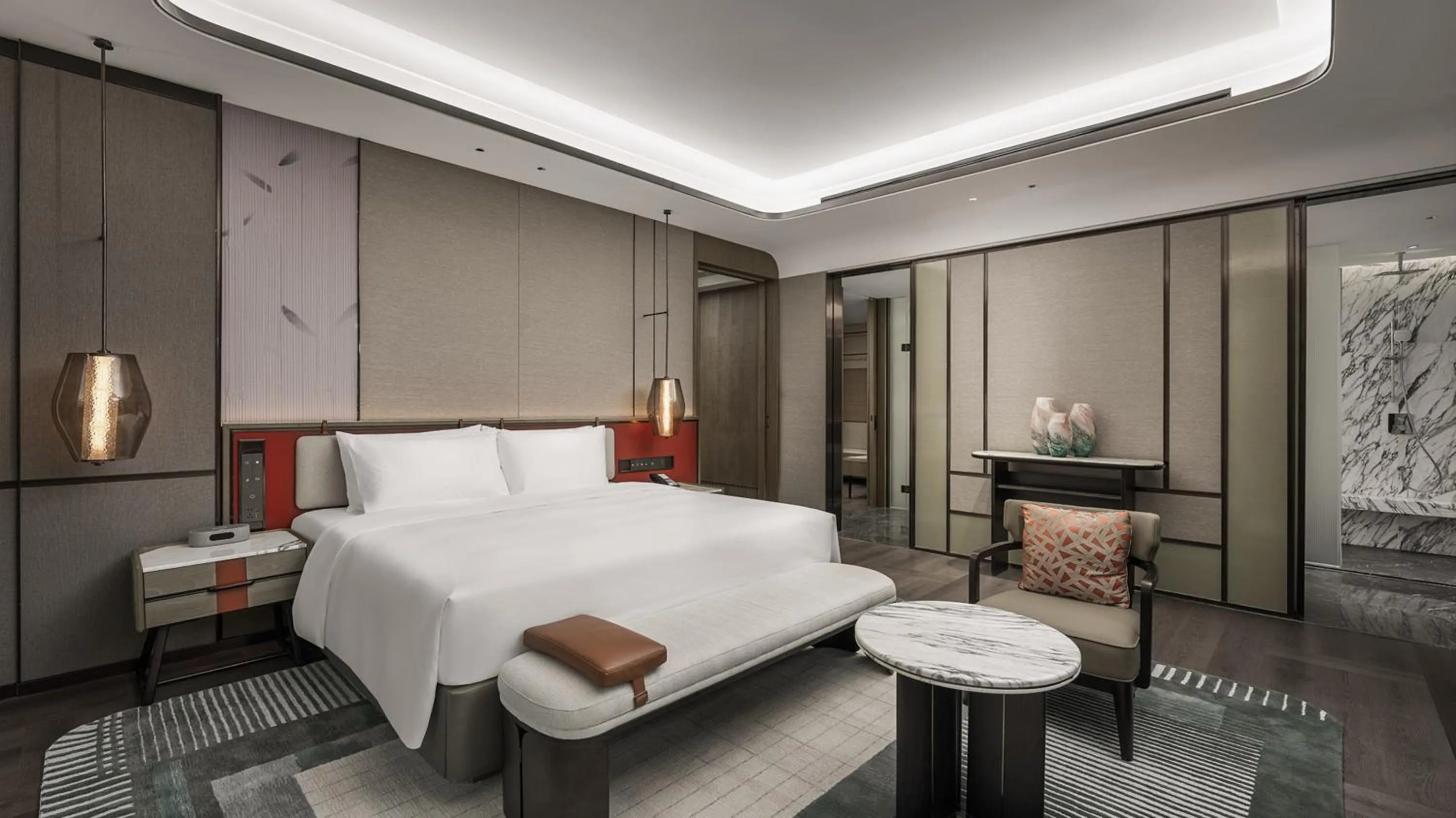 Photo of the whole room, Bed in HUALUXE Chongqing Science Hall