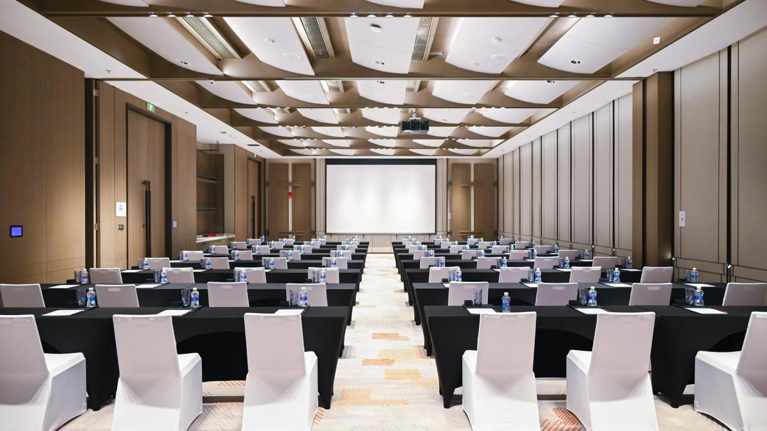 Meeting/conference room in HUALUXE Chongqing Science Hall