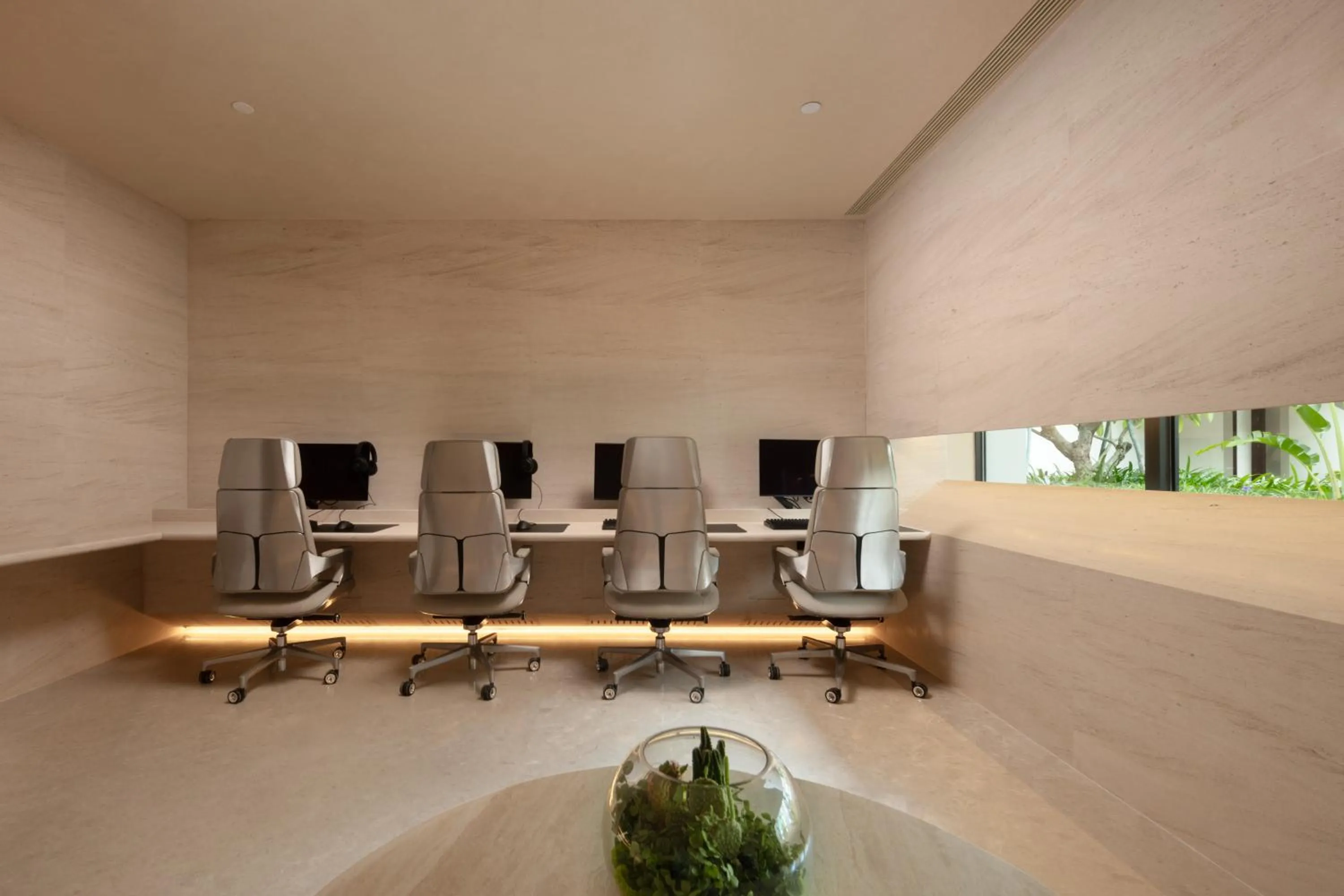 Area and facilities in Kimpton Aqeos Hainan by IHG