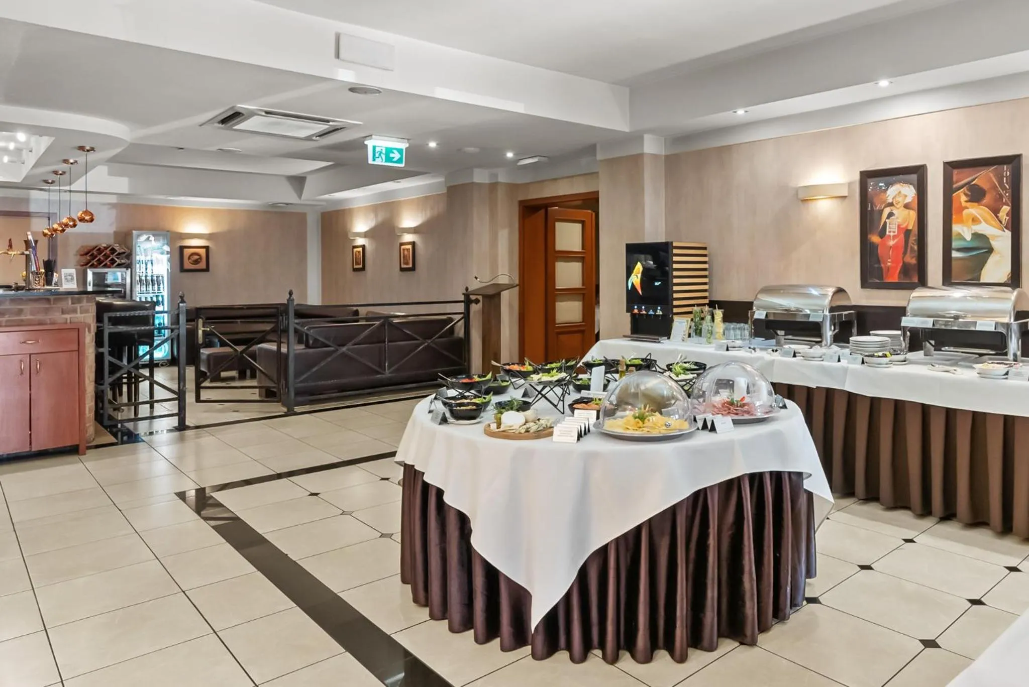 Restaurant/places to eat in Hotel Diament Vacanza Katowice - Siemianowice