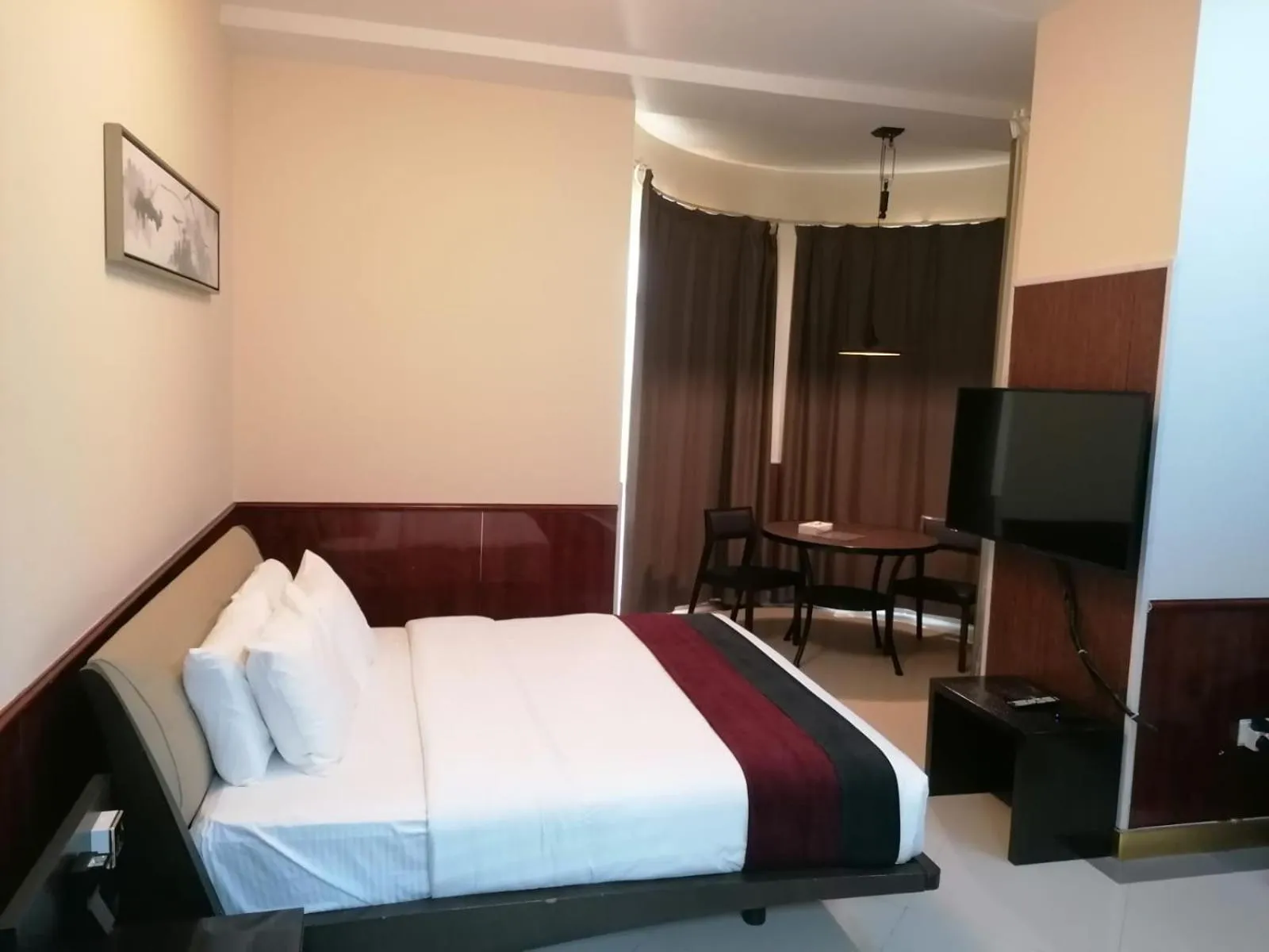 Bedroom, Bed in Claridge Star Hotel