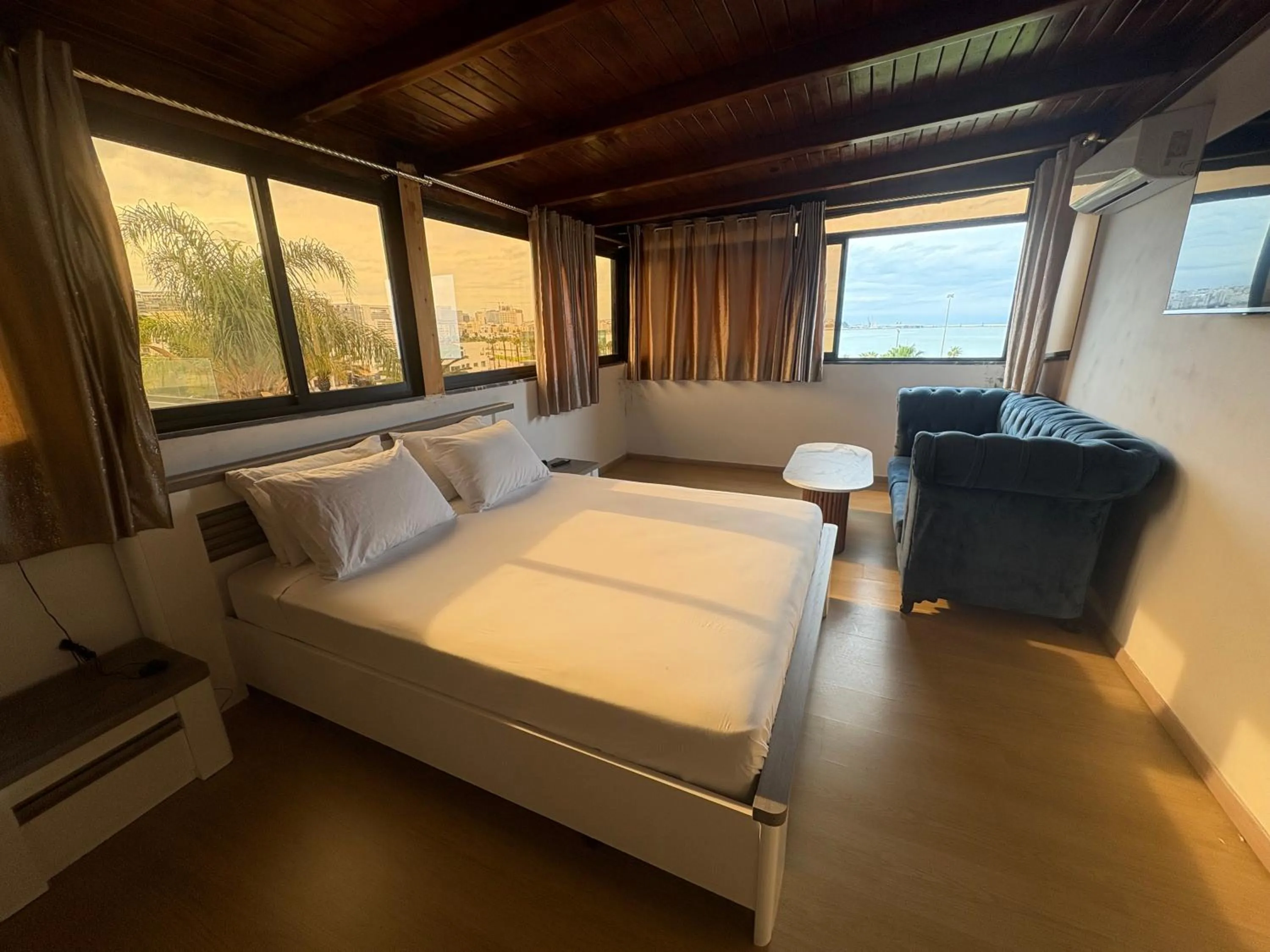 Bed in Villa Mirasol Hotel