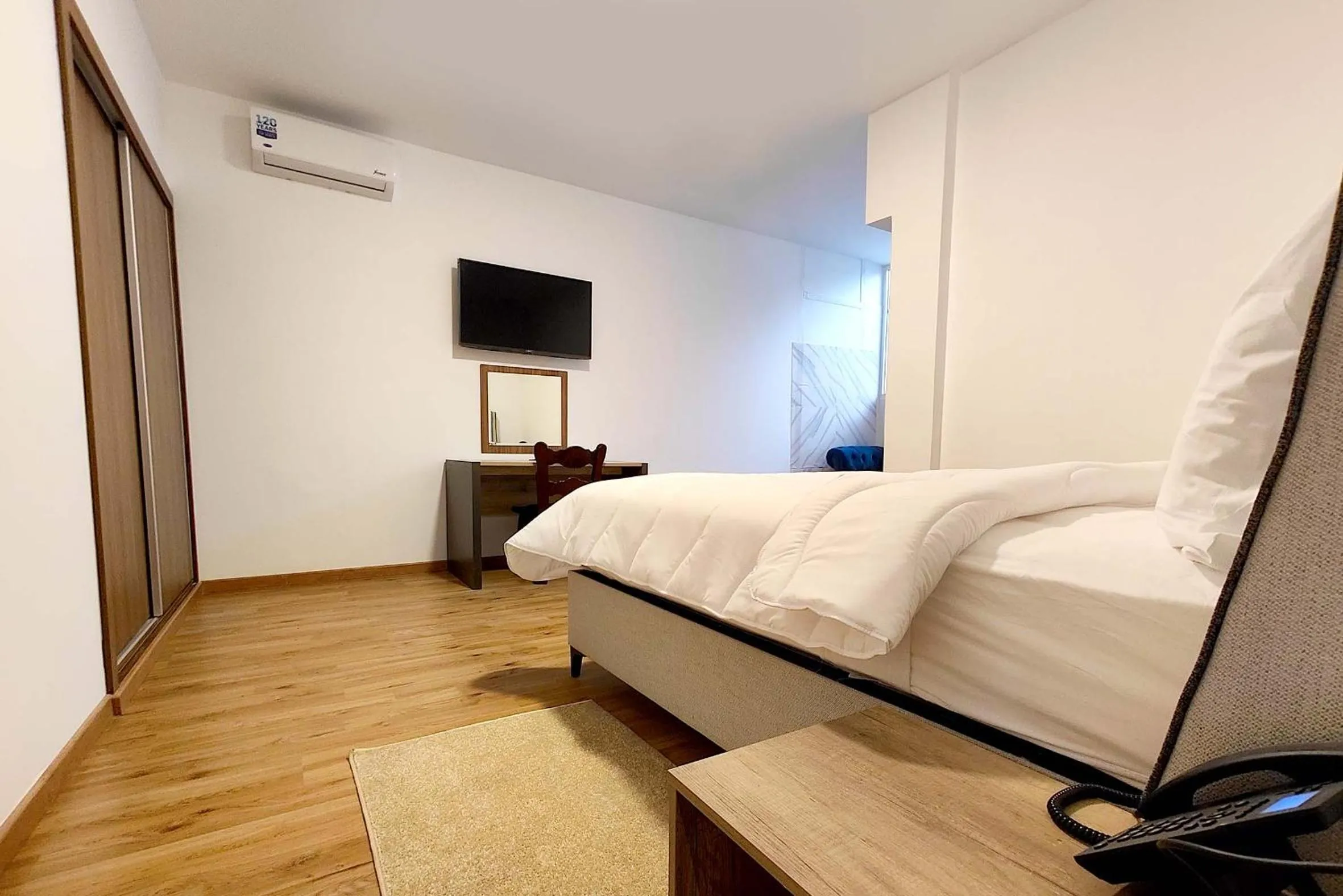 Bed in Villa Mirasol Hotel