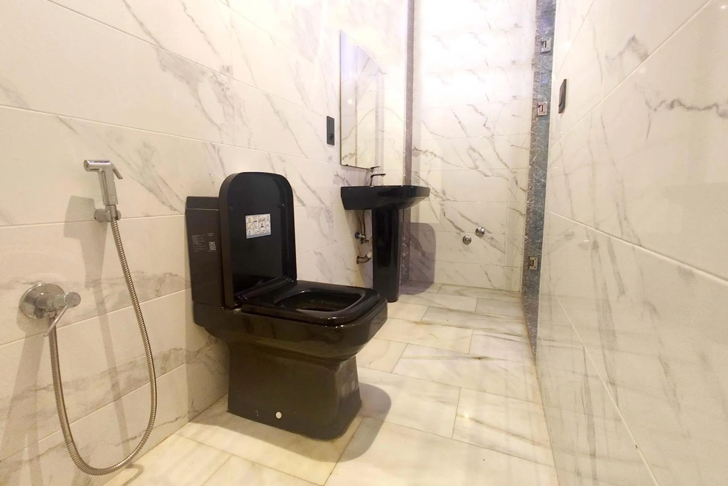 Bathroom in Villa Mirasol Hotel