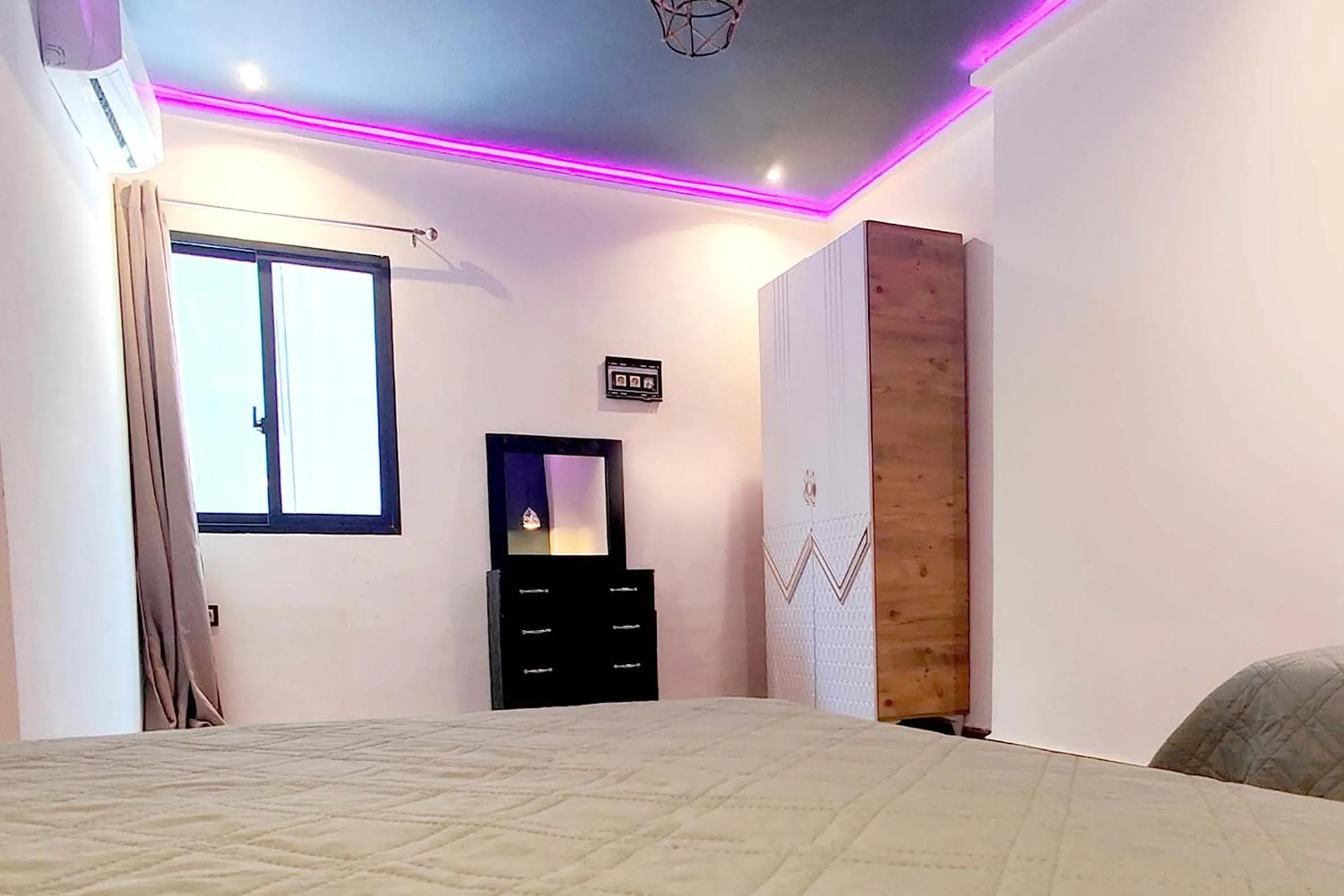 Bedroom, Bed in Villa Mirasol Hotel