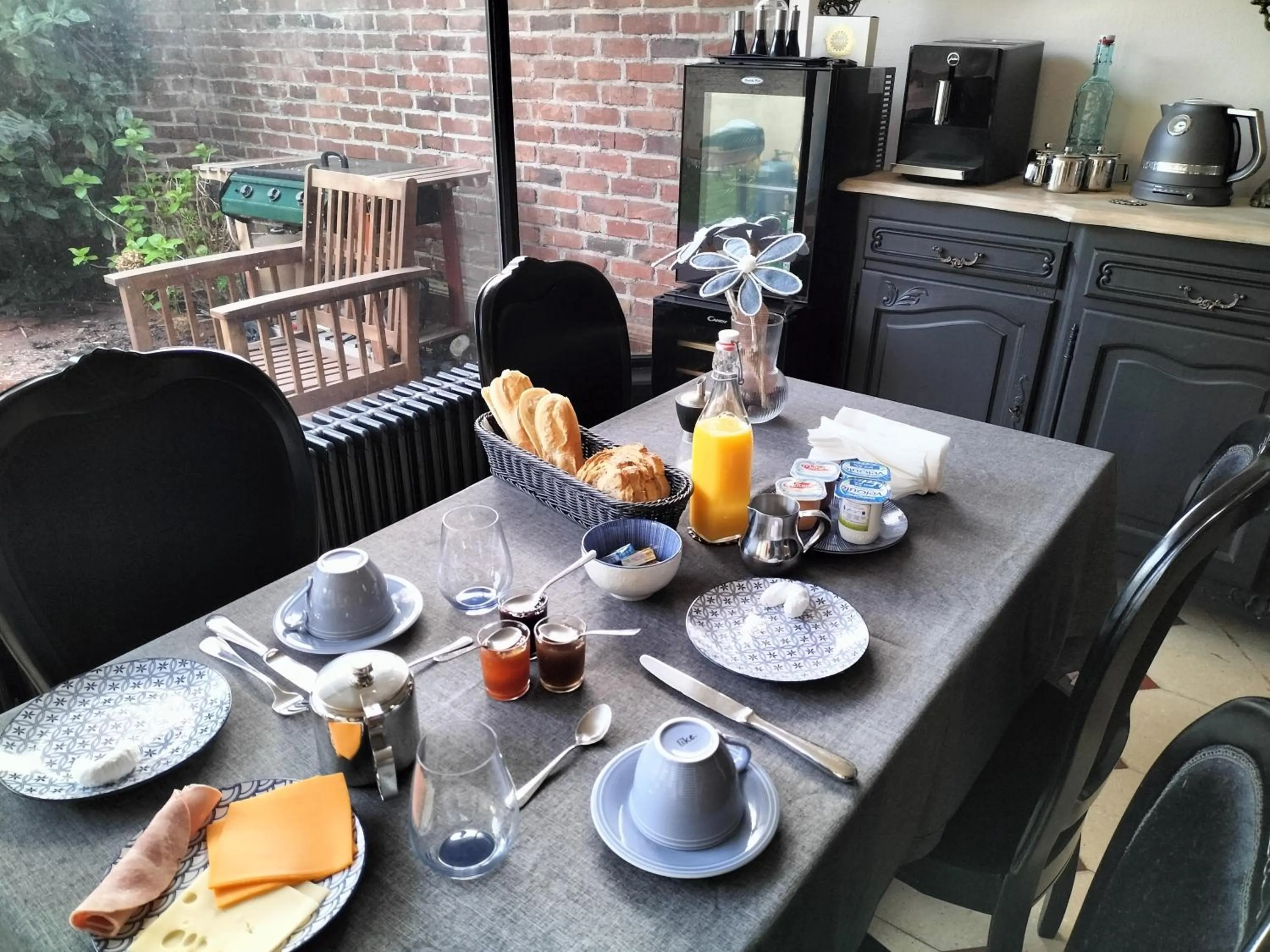 Breakfast in La Maison Bleue de Roubaix