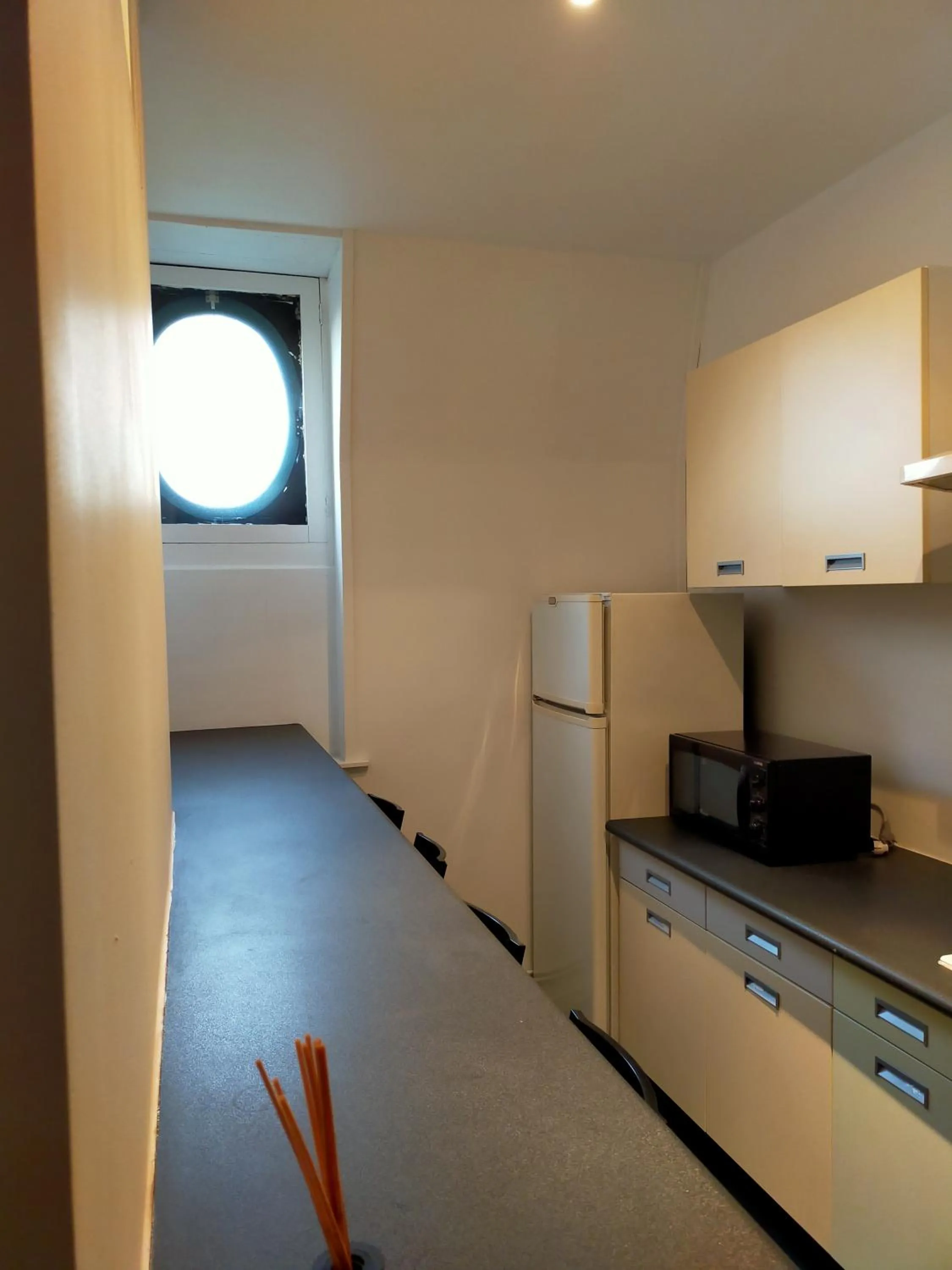 Kitchen or kitchenette in La Maison Bleue de Roubaix